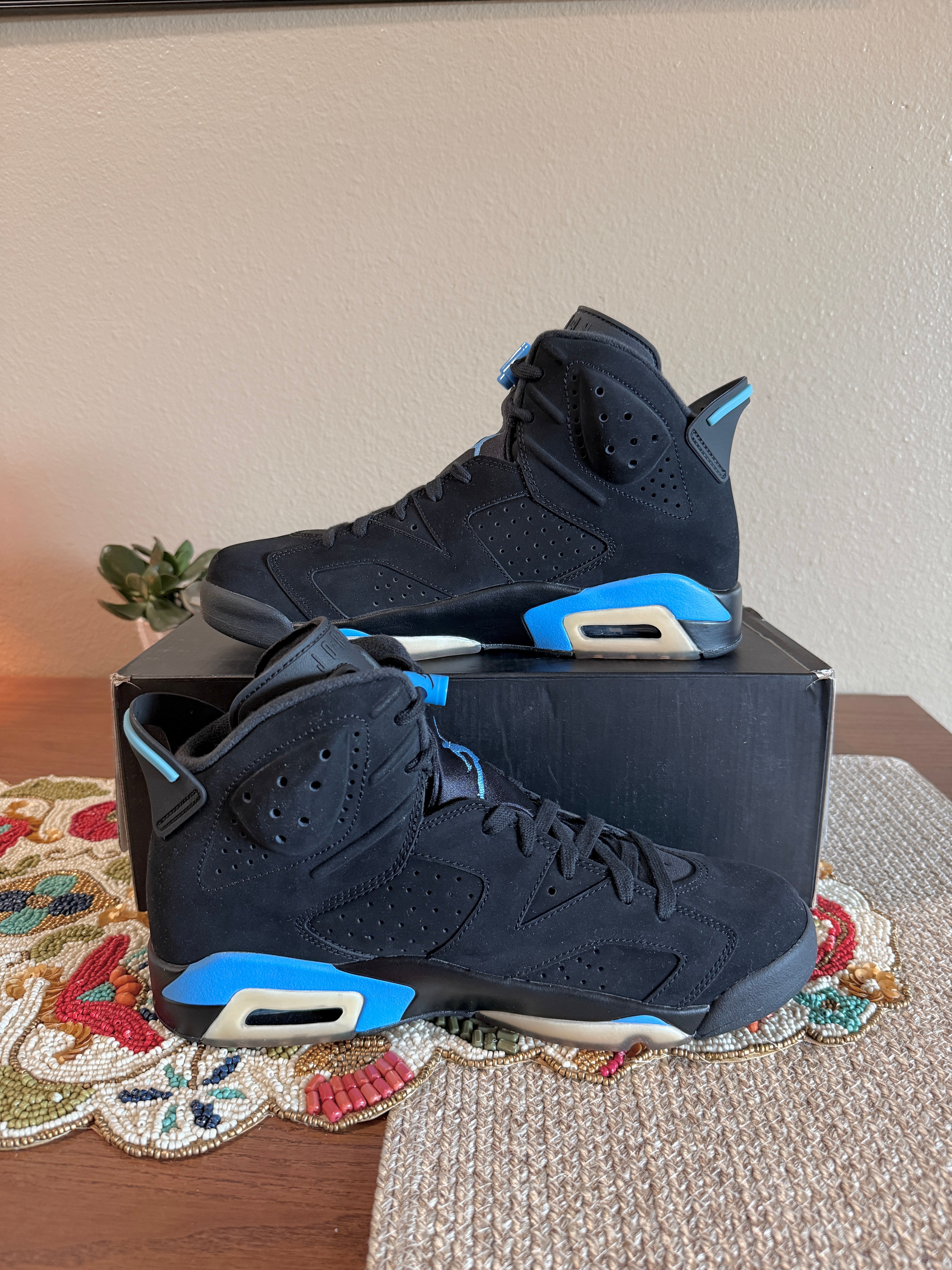 Jordan 6 Retro UNC Size 9 YELLOWING