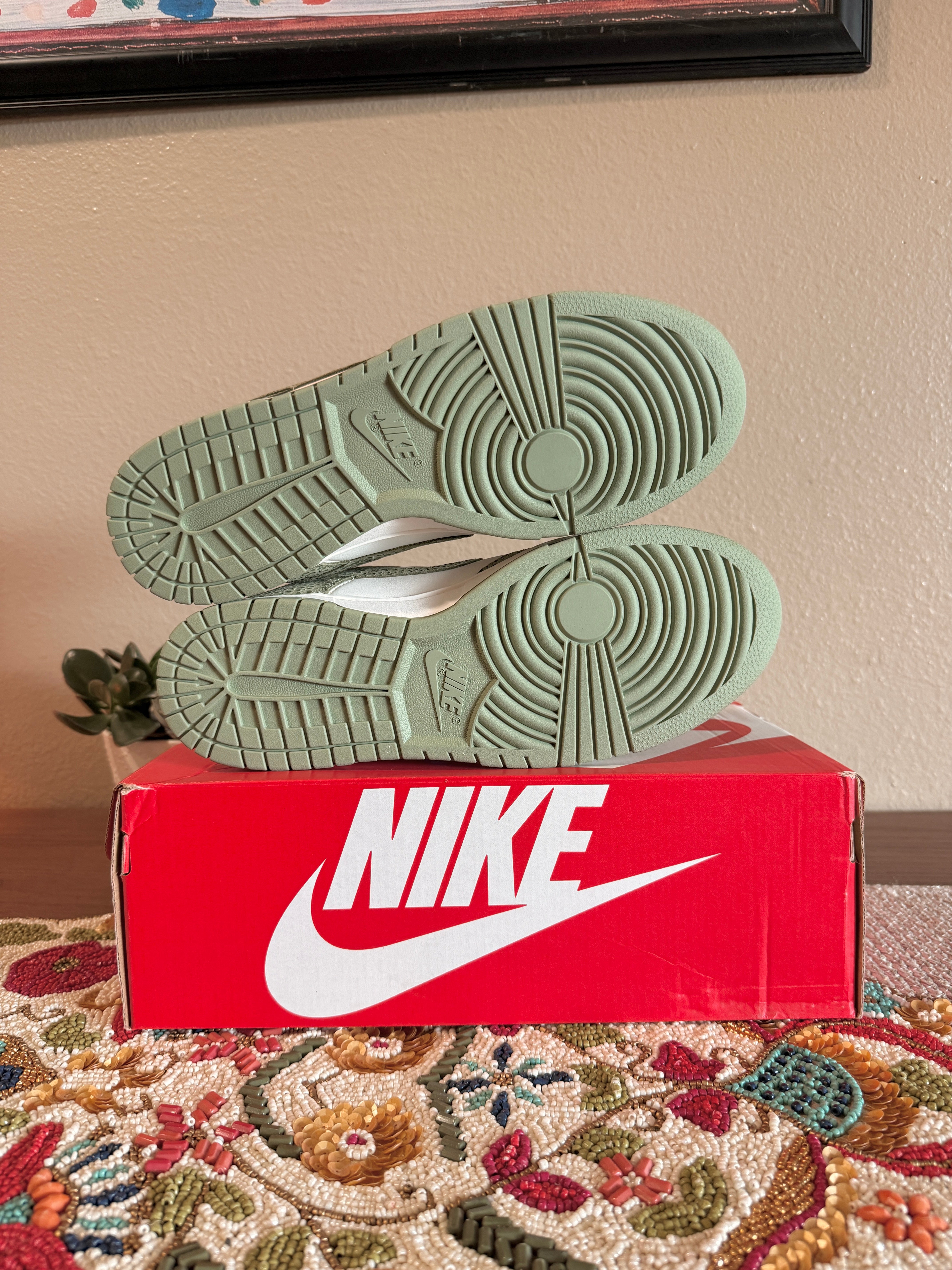 Nike Dunk Low Safari Oil Green Size 10M / 11.5W