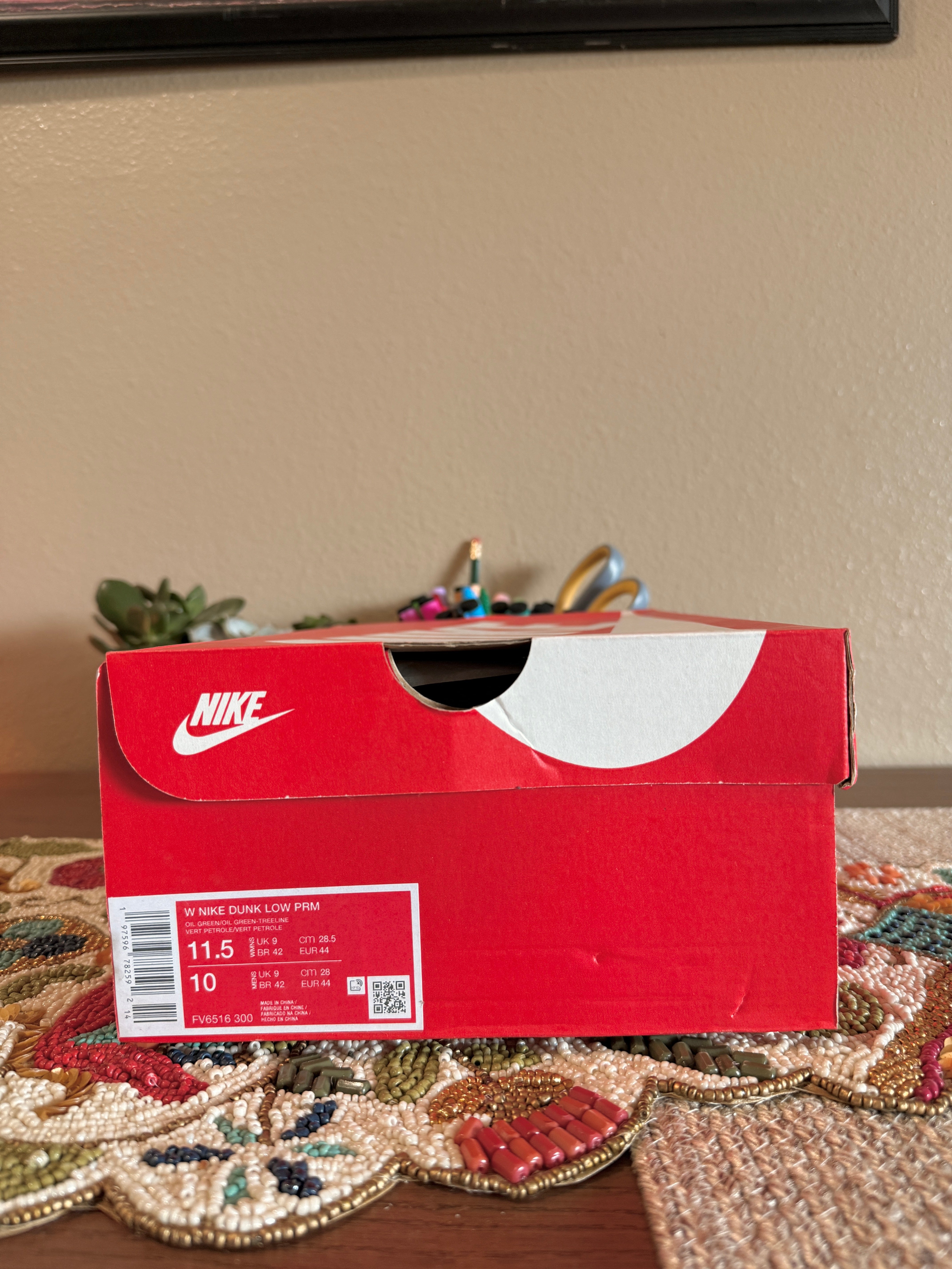 Nike Dunk Low Safari Oil Green Size 10M / 11.5W
