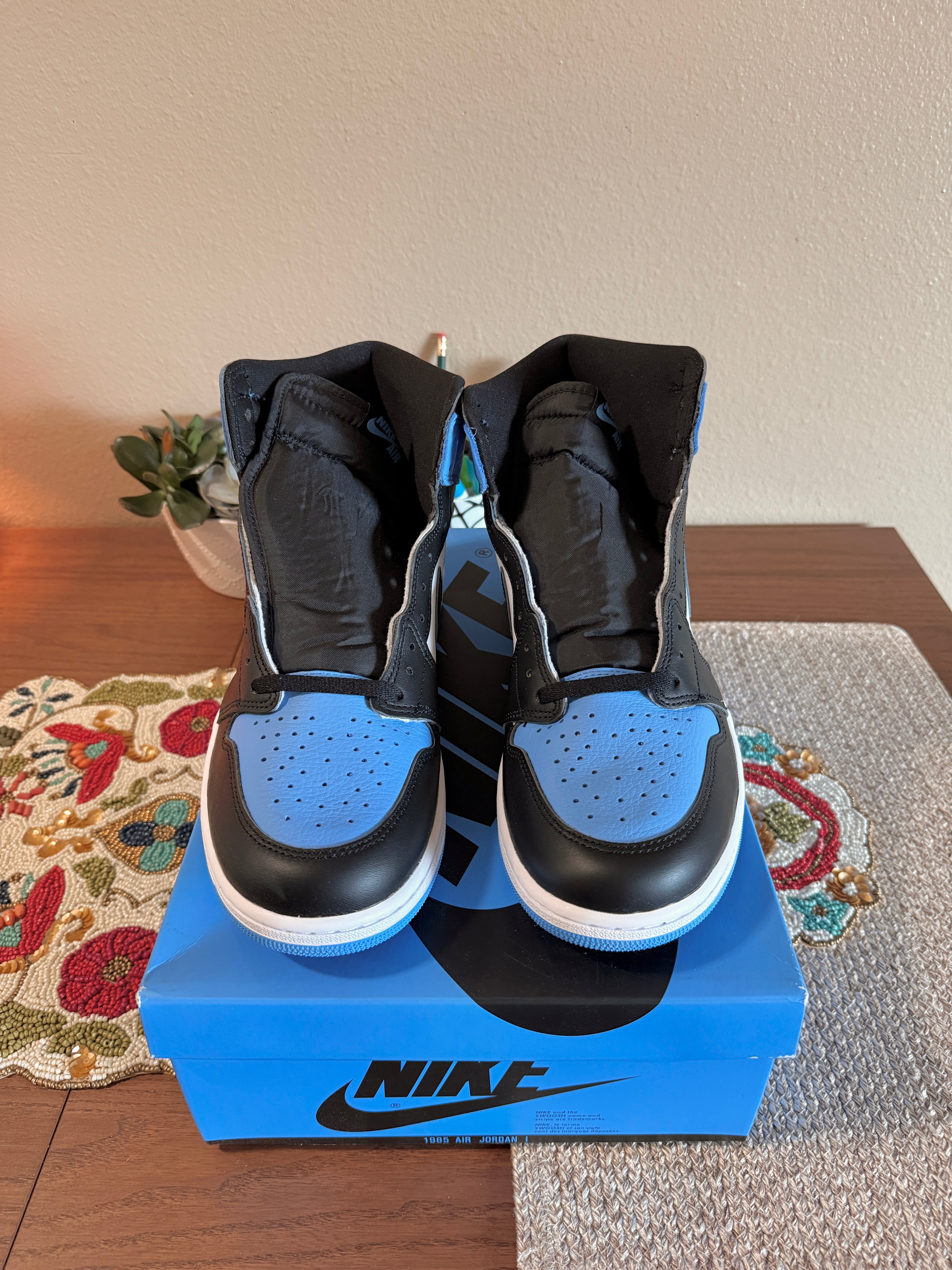 Jordan 1 Retro High OG UNC Toe Size 12