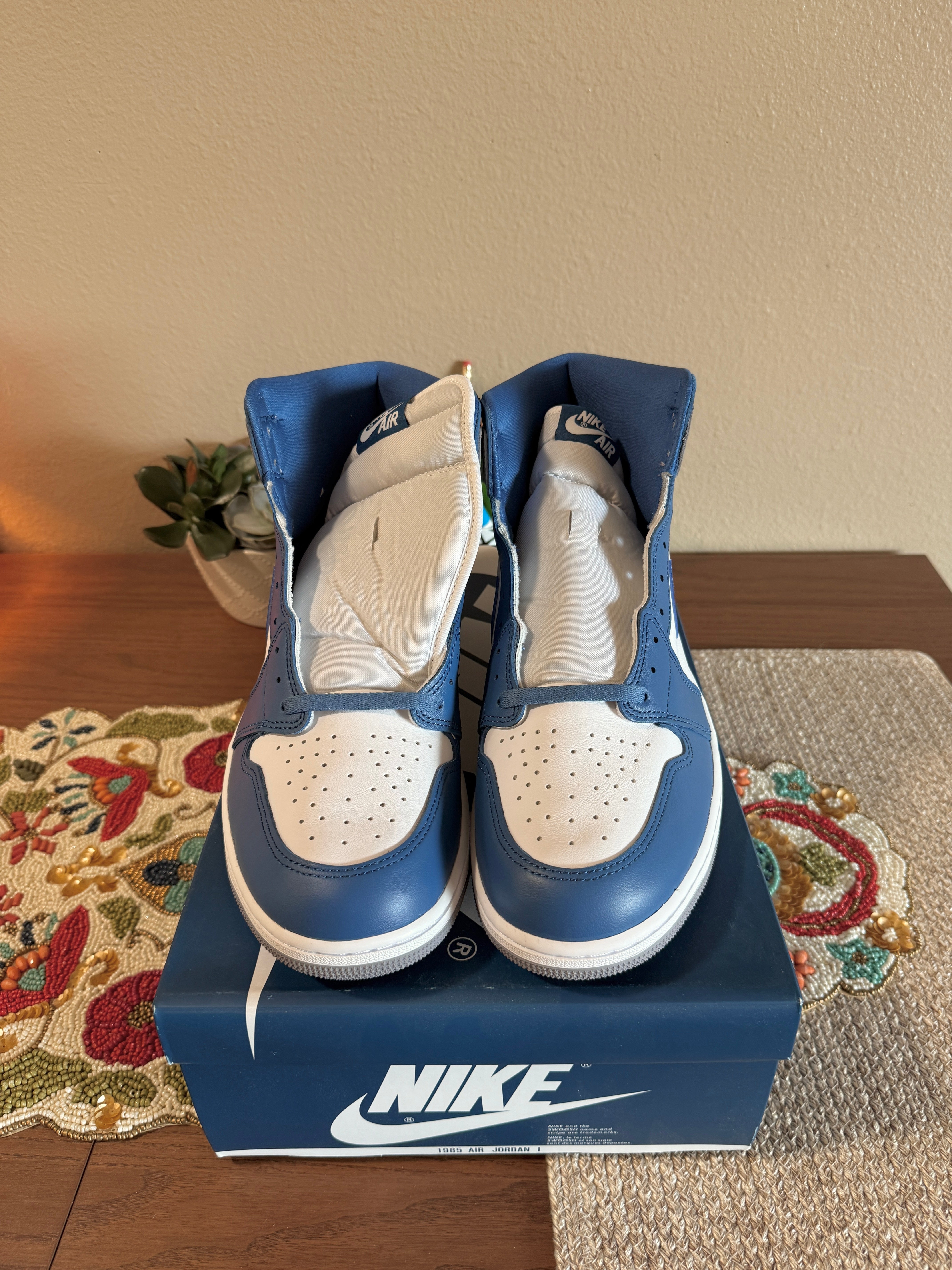 Jordan 1 Retro High OG True Blue Size 13