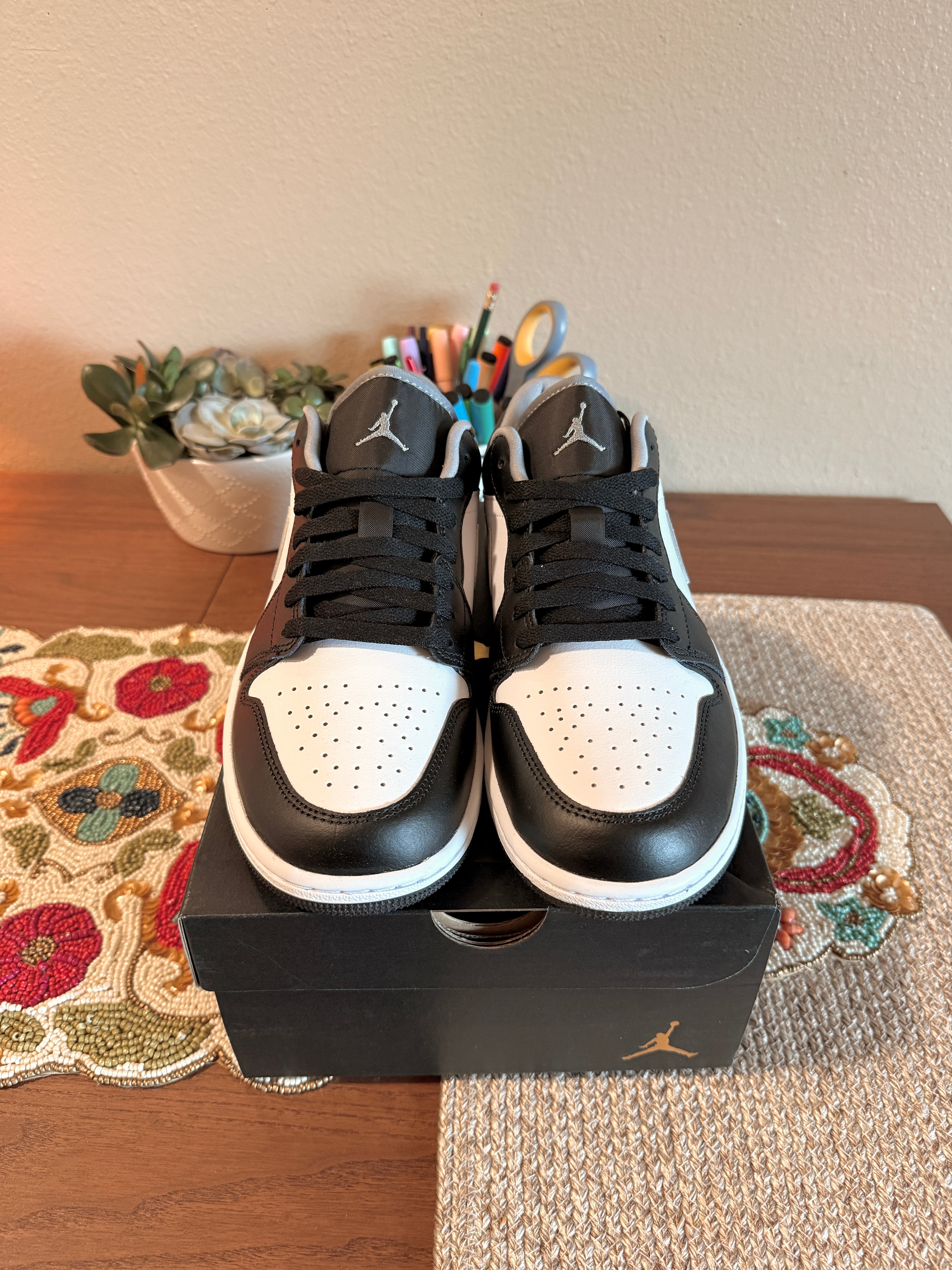 Jordan 1 Low Black / White / Grey Size 9.5