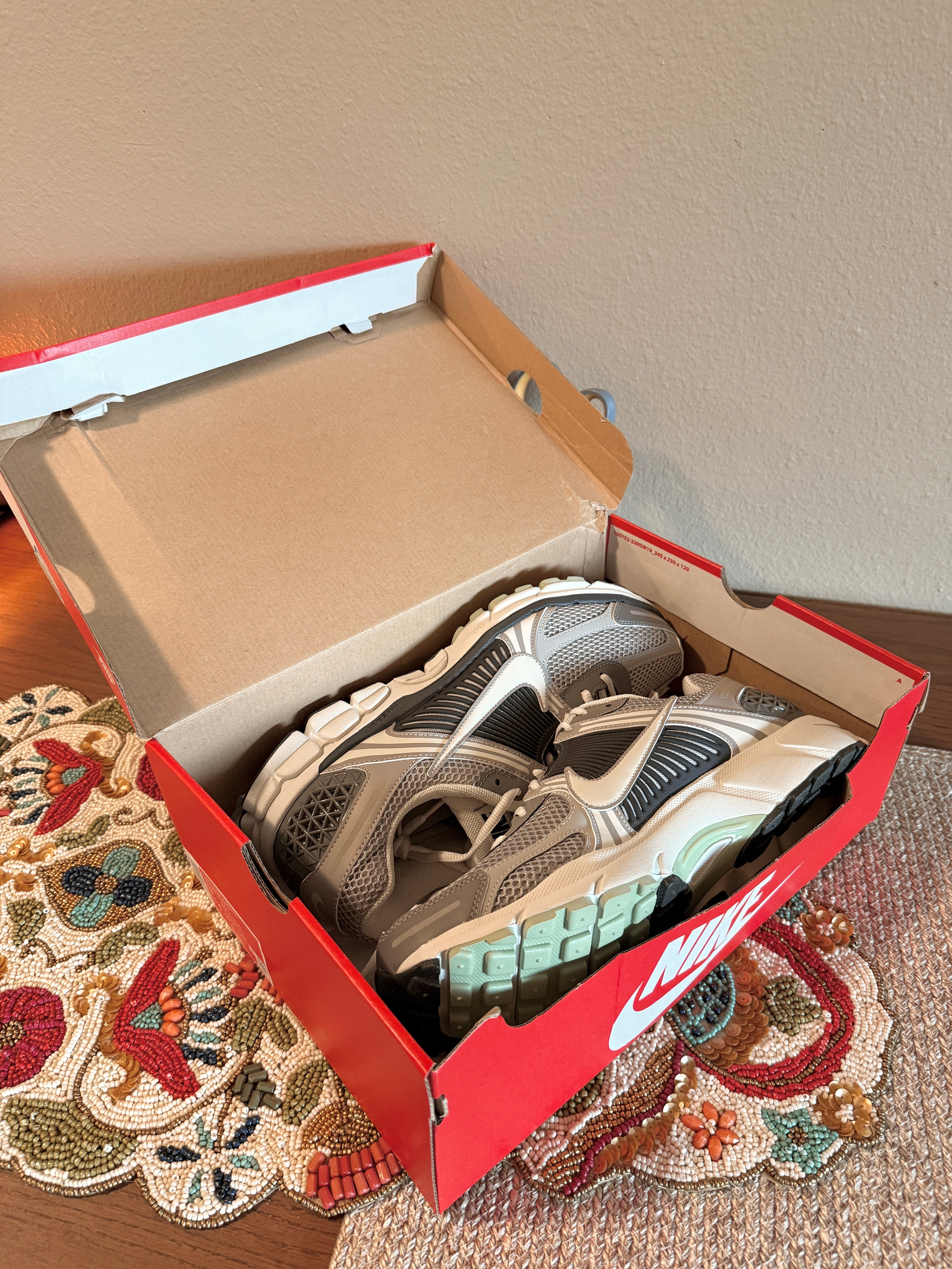 Nike Zoom Vomero 5 Cobblestone Flat Pewter Size 12.5 Men's