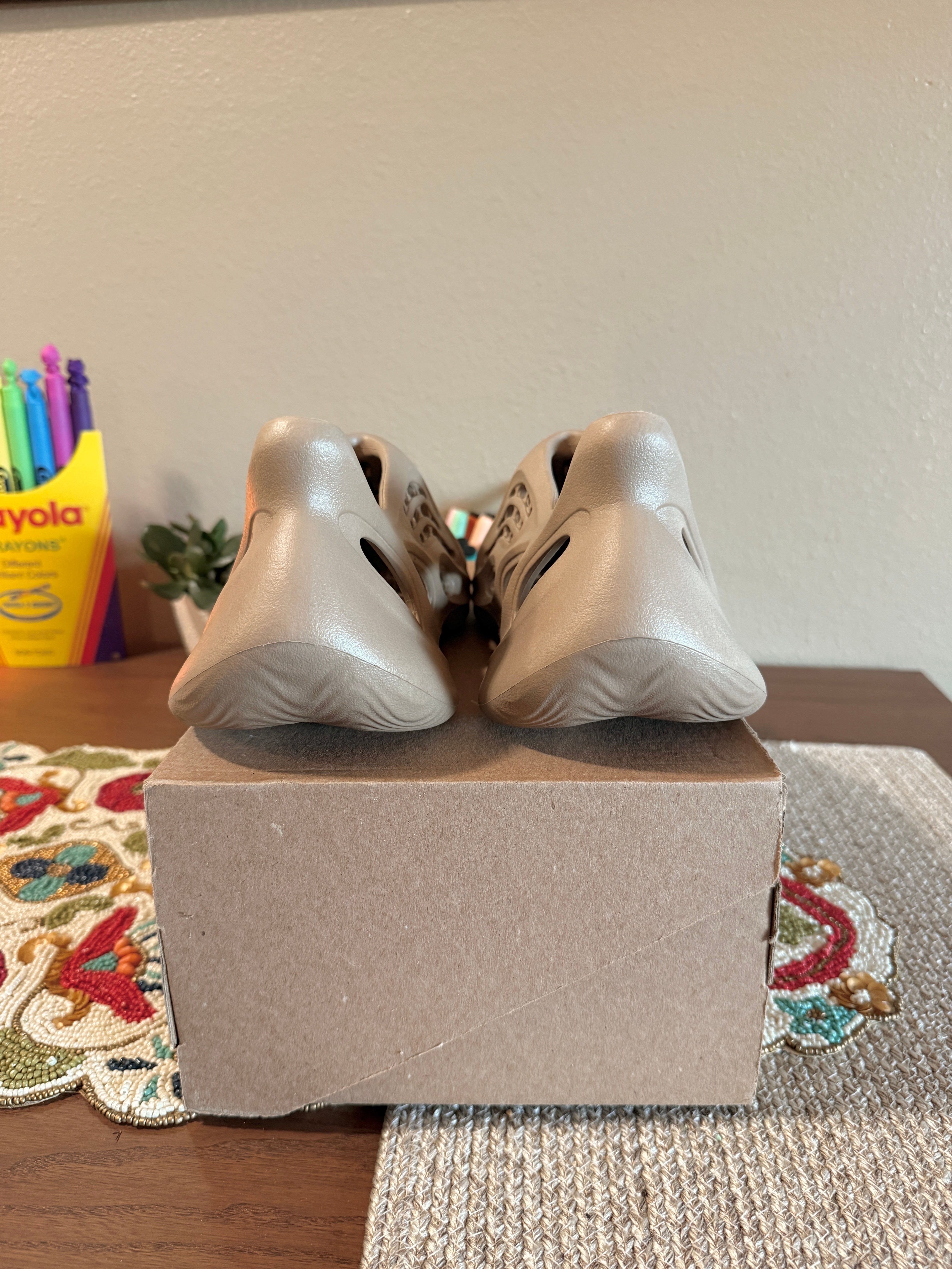 adidas Yeezy Foam RNR Mist Size 10