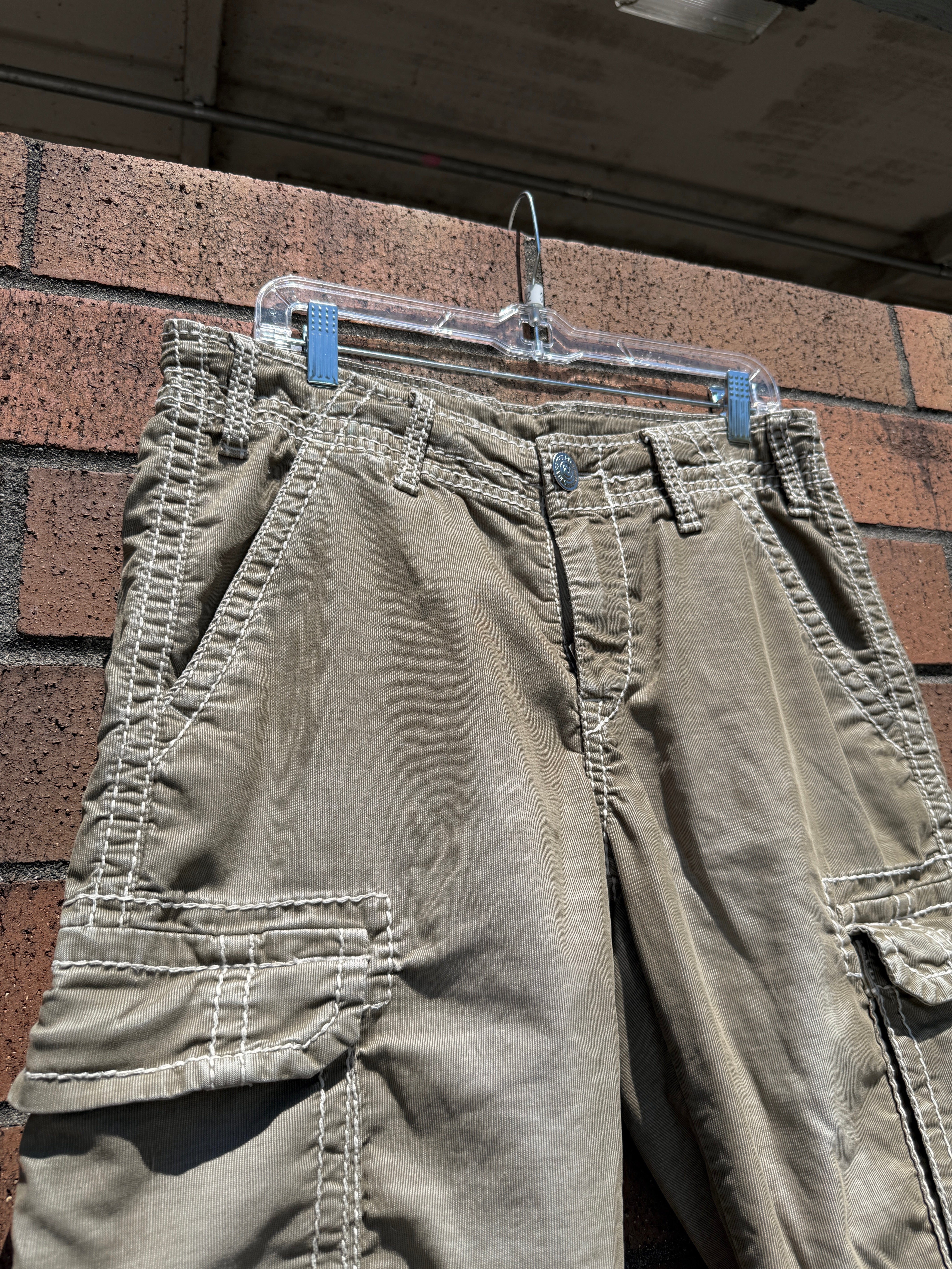 True Religion Olive Green Anthony Cutoff Cargo Shorts Size 32