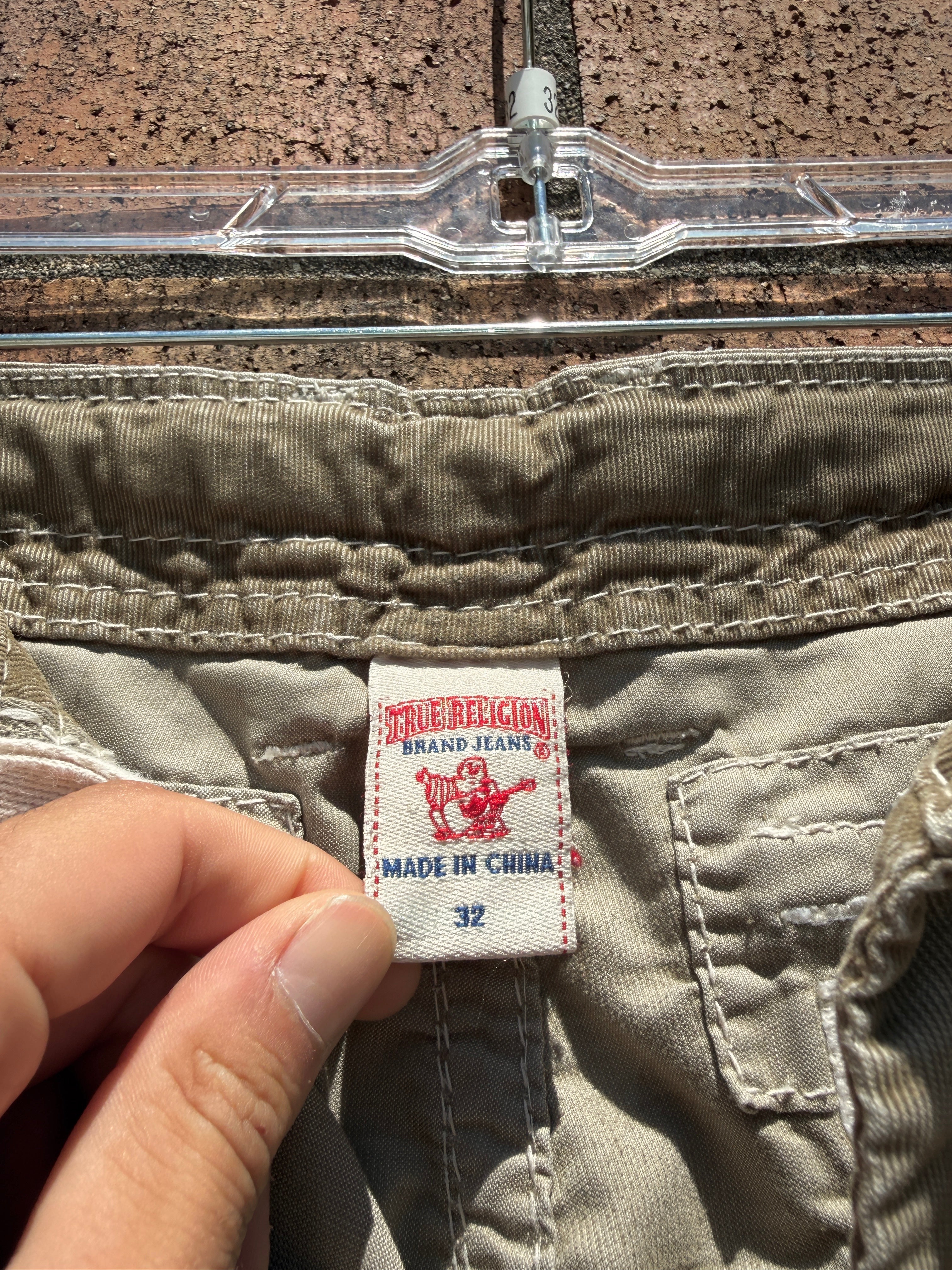 True Religion Olive Green Anthony Cutoff Cargo Shorts Size 32