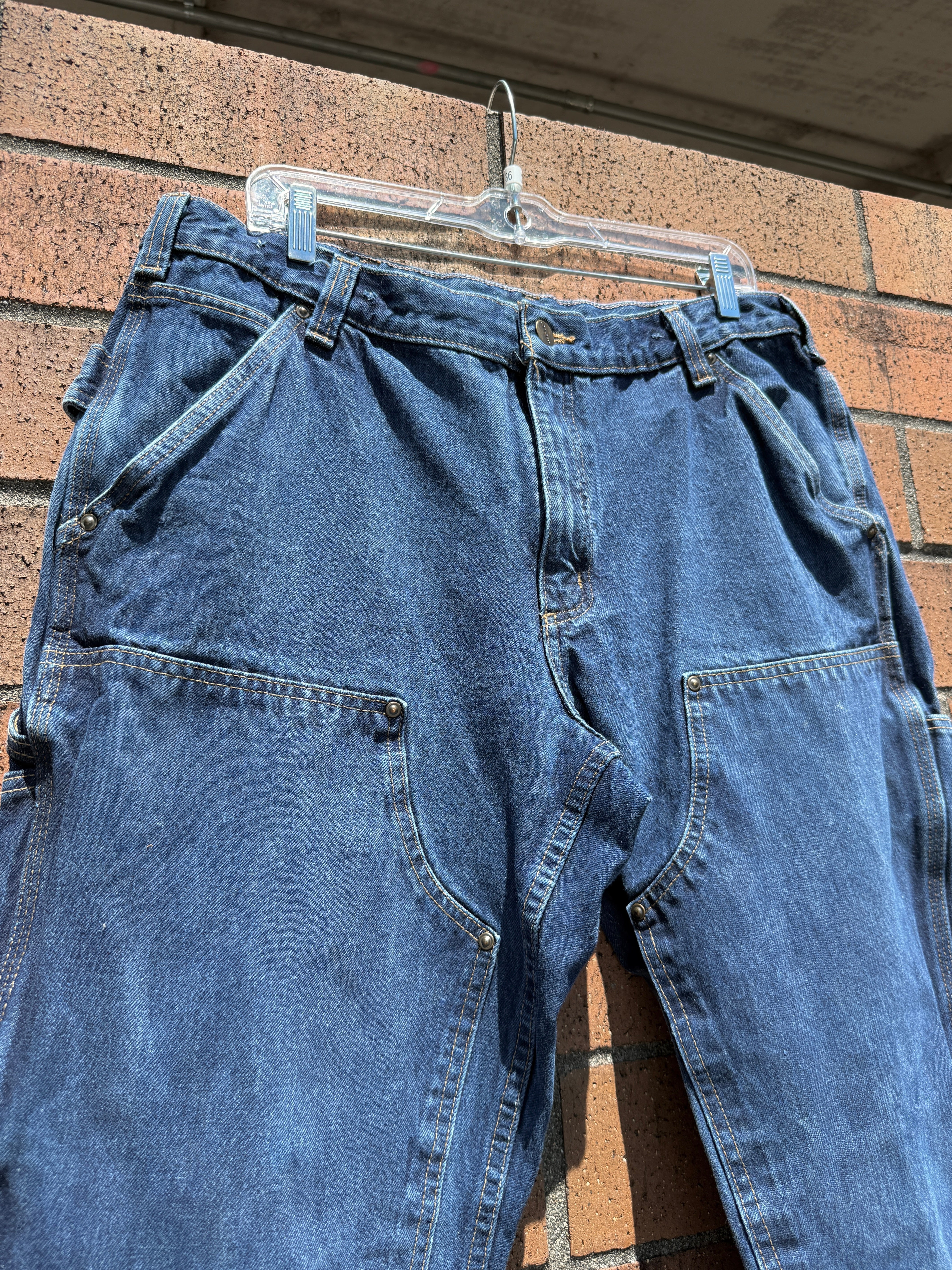 Cahartt Relaxed Fit Medium Wash Denim Double Knees Size 36x30