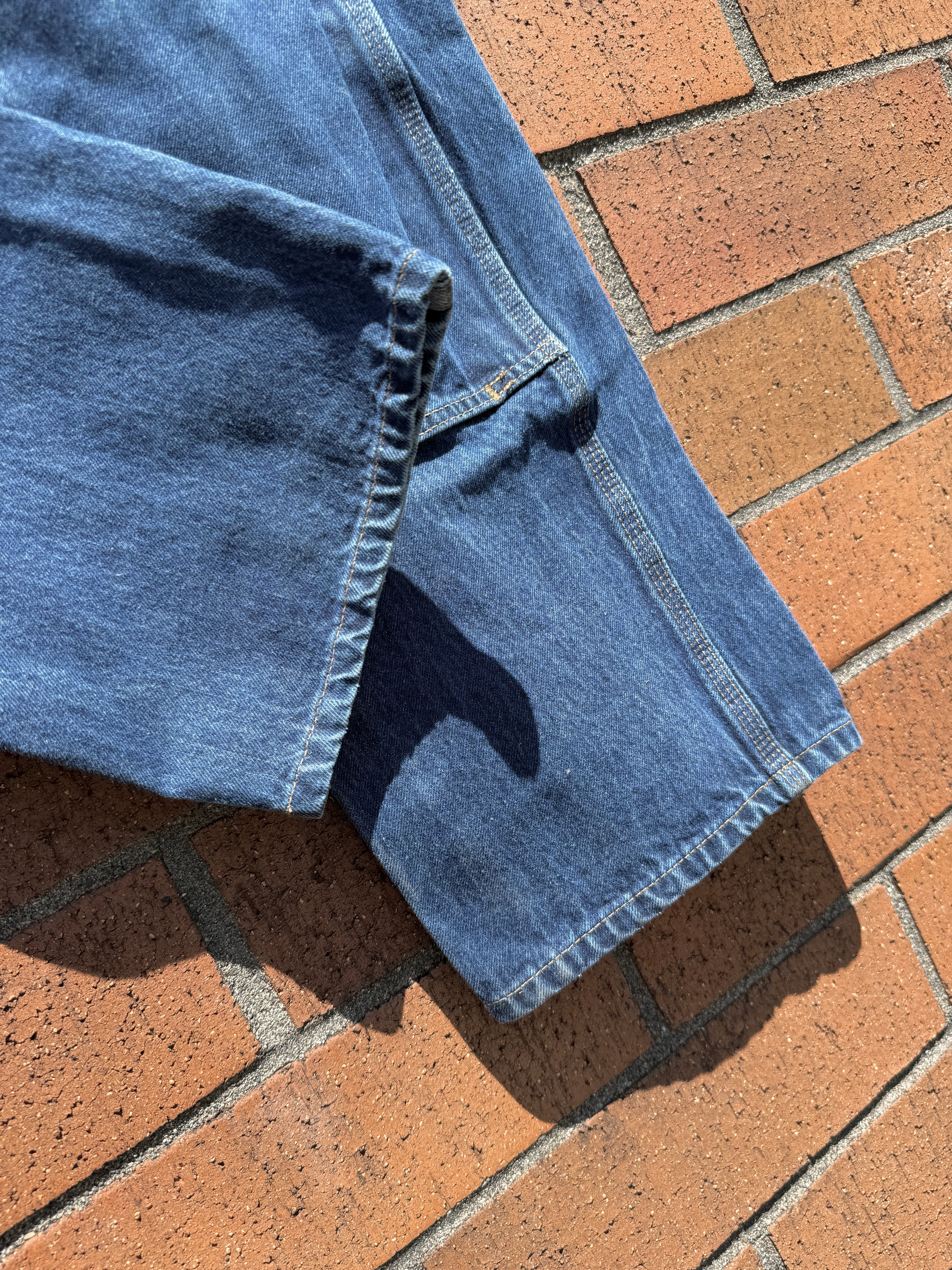 Cahartt Relaxed Fit Medium Wash Denim Double Knees Size 36x30
