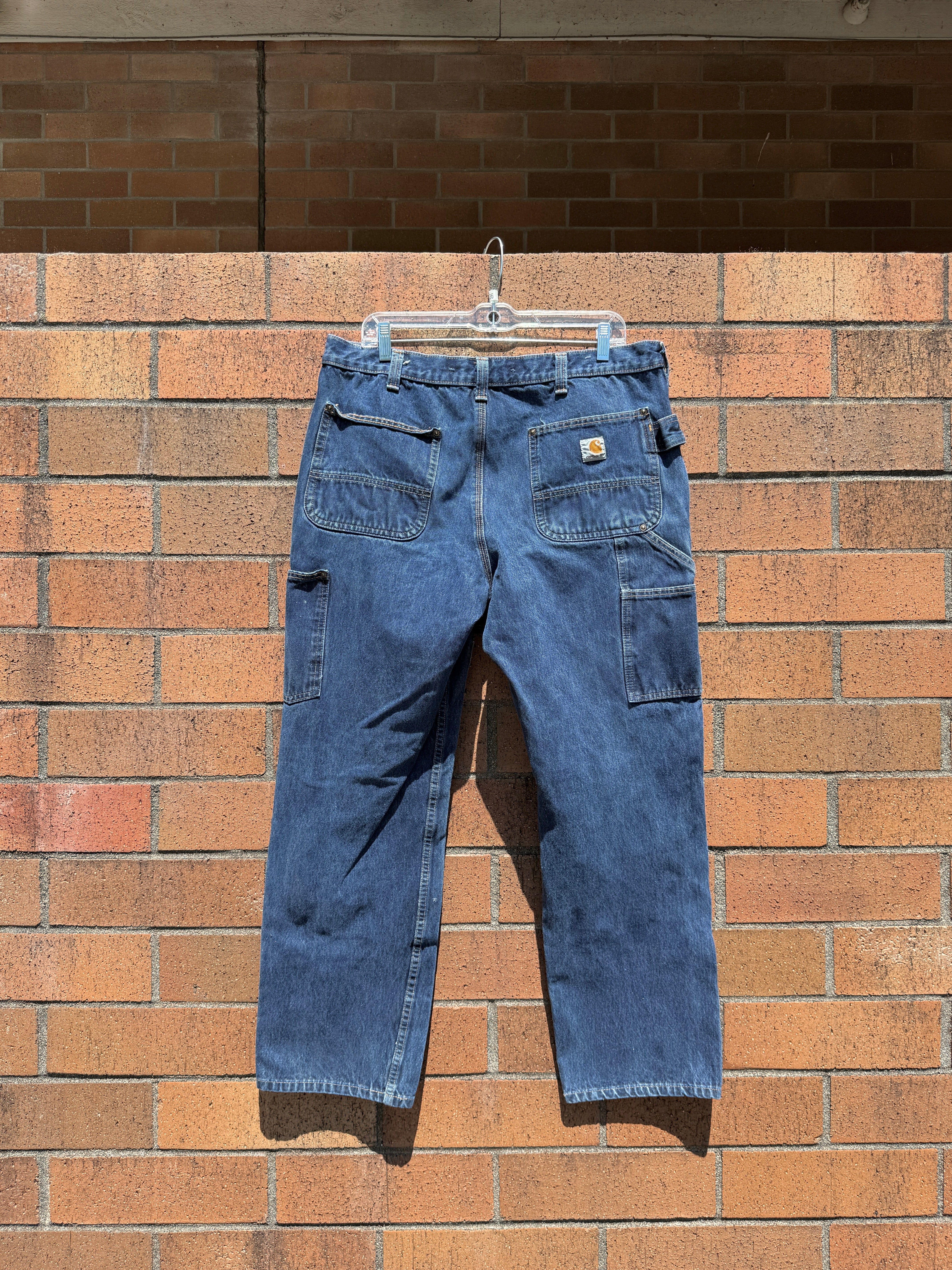 Cahartt Relaxed Fit Medium Wash Denim Double Knees Size 36x30