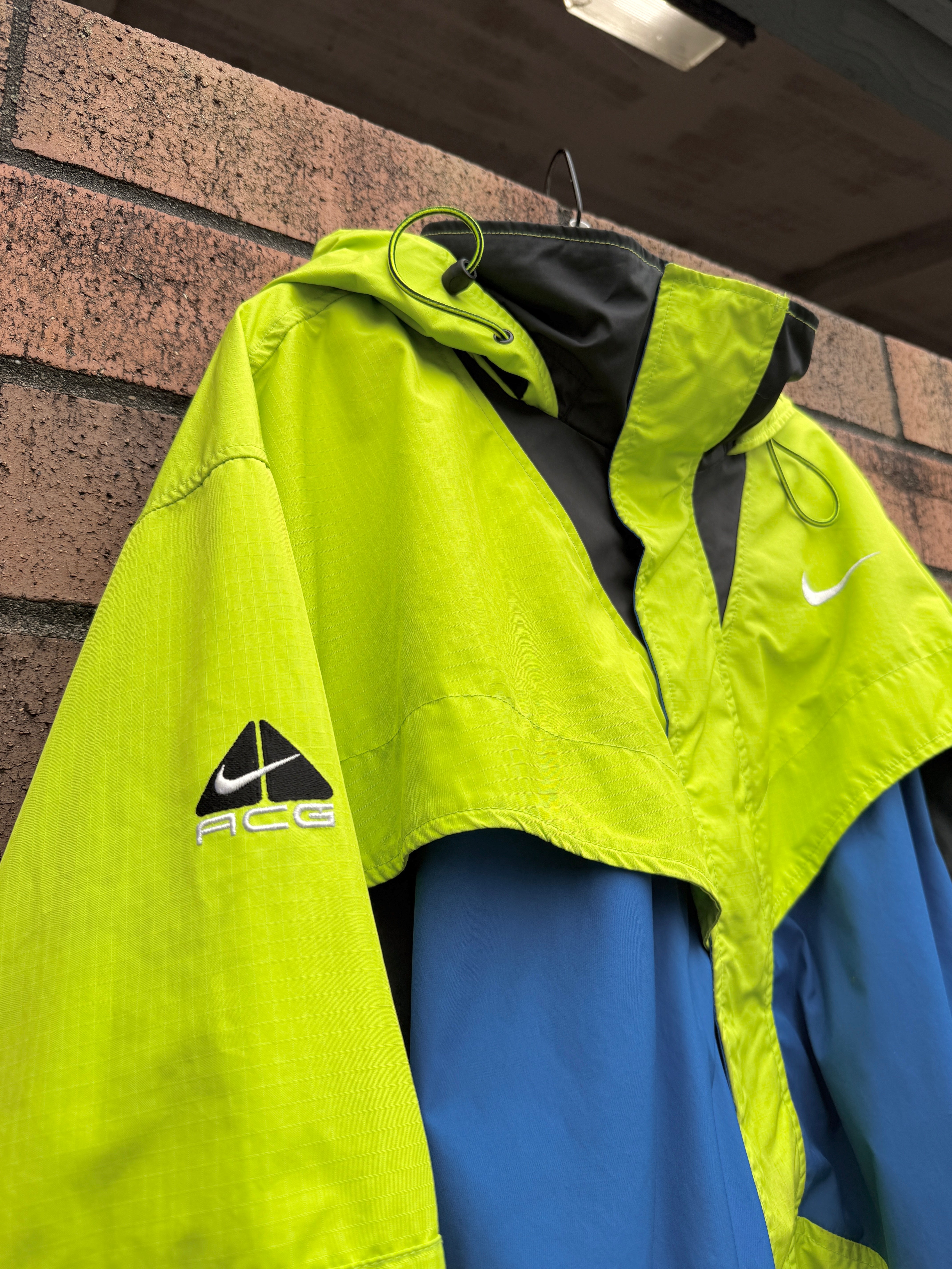 2007 Nike ACG Volt Green / Blue Packable Jacket Sz L