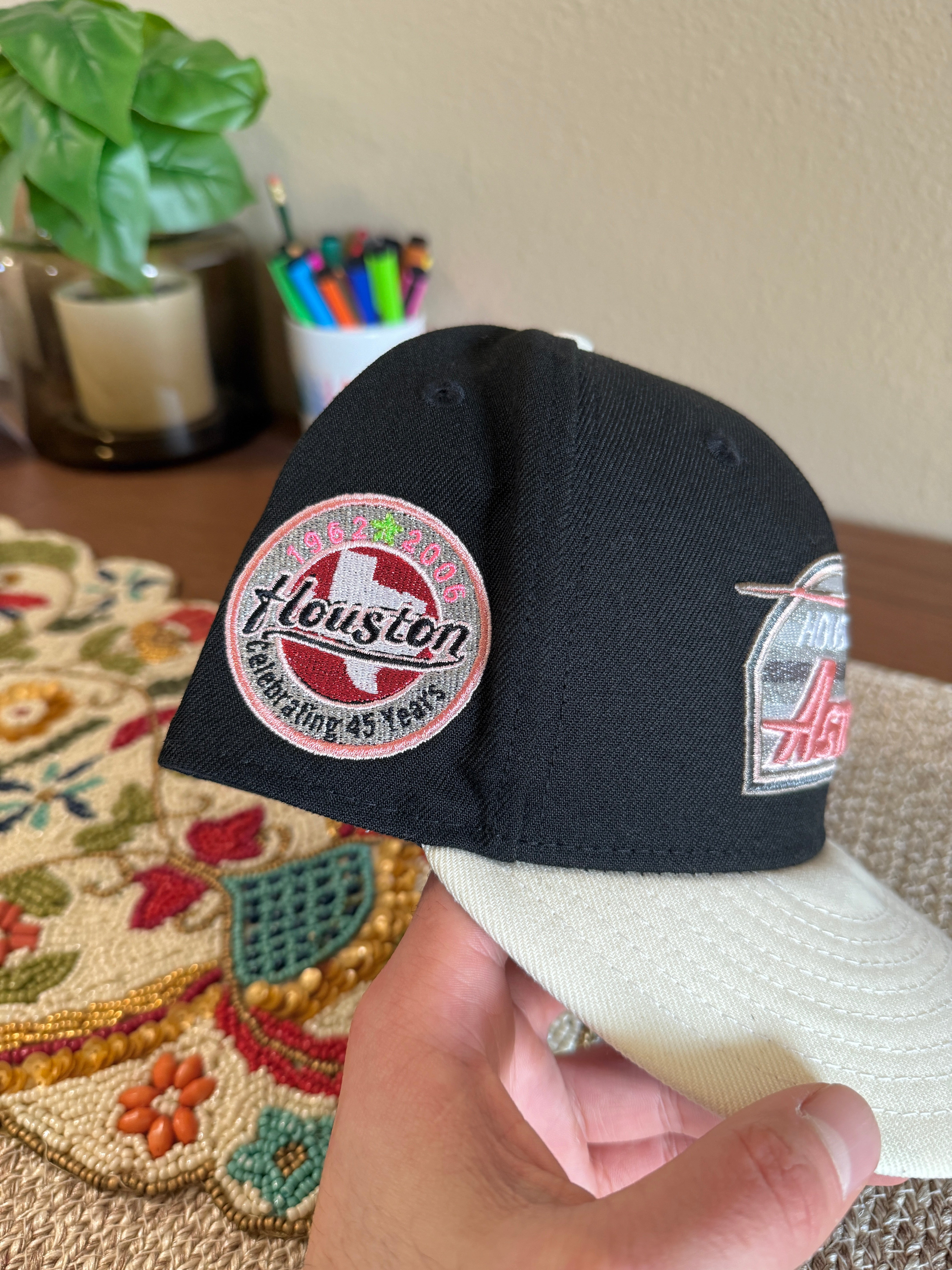 New Era Houston Astros Goku Super Saiyan Fitted Hat Black Pink USED Size 7 1/4