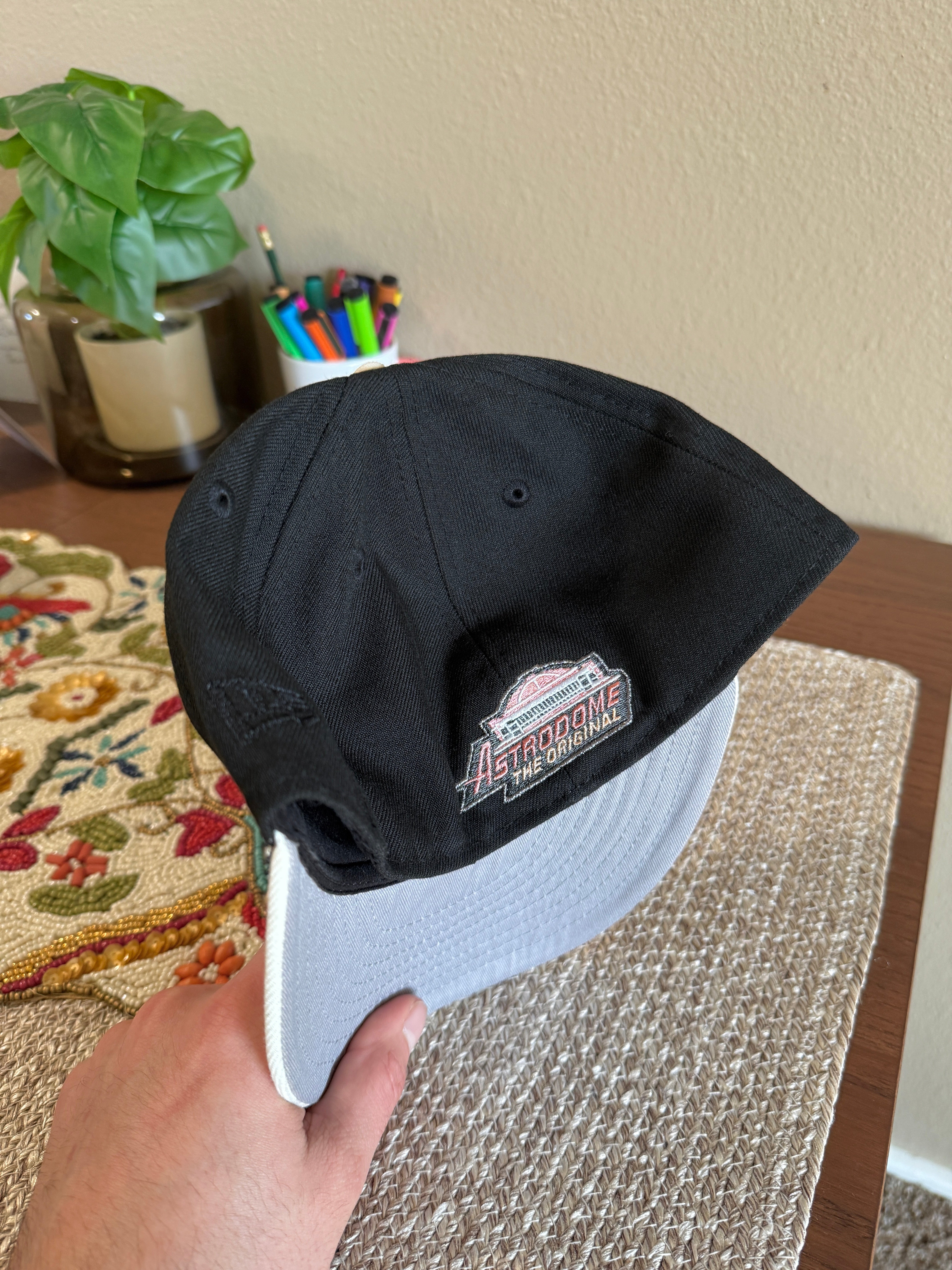 New Era Houston Astros Goku Super Saiyan Fitted Hat Black Pink USED Size 7 1/4