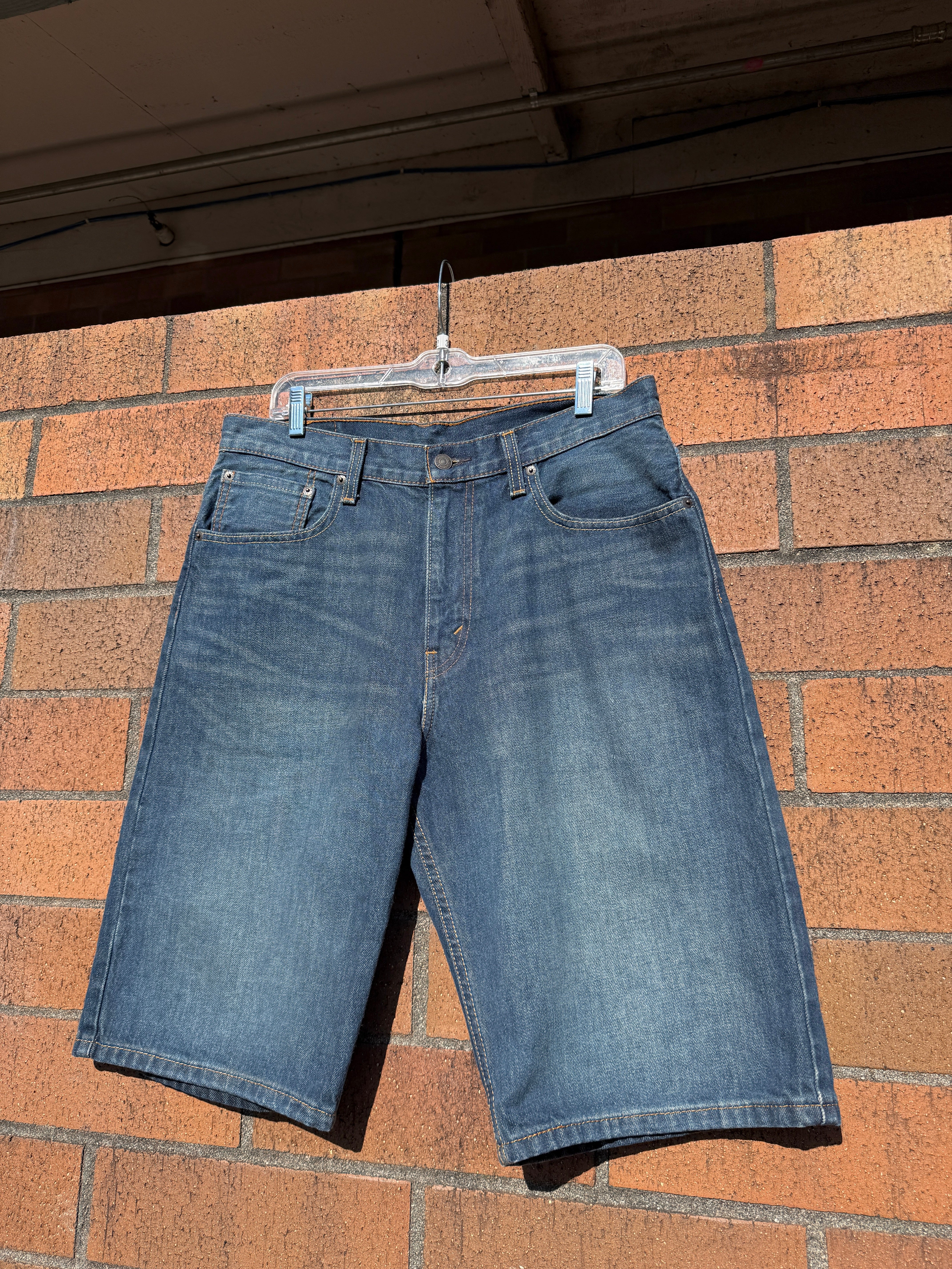 Levi's 569 Dark Wash Denim Jorts Size 32