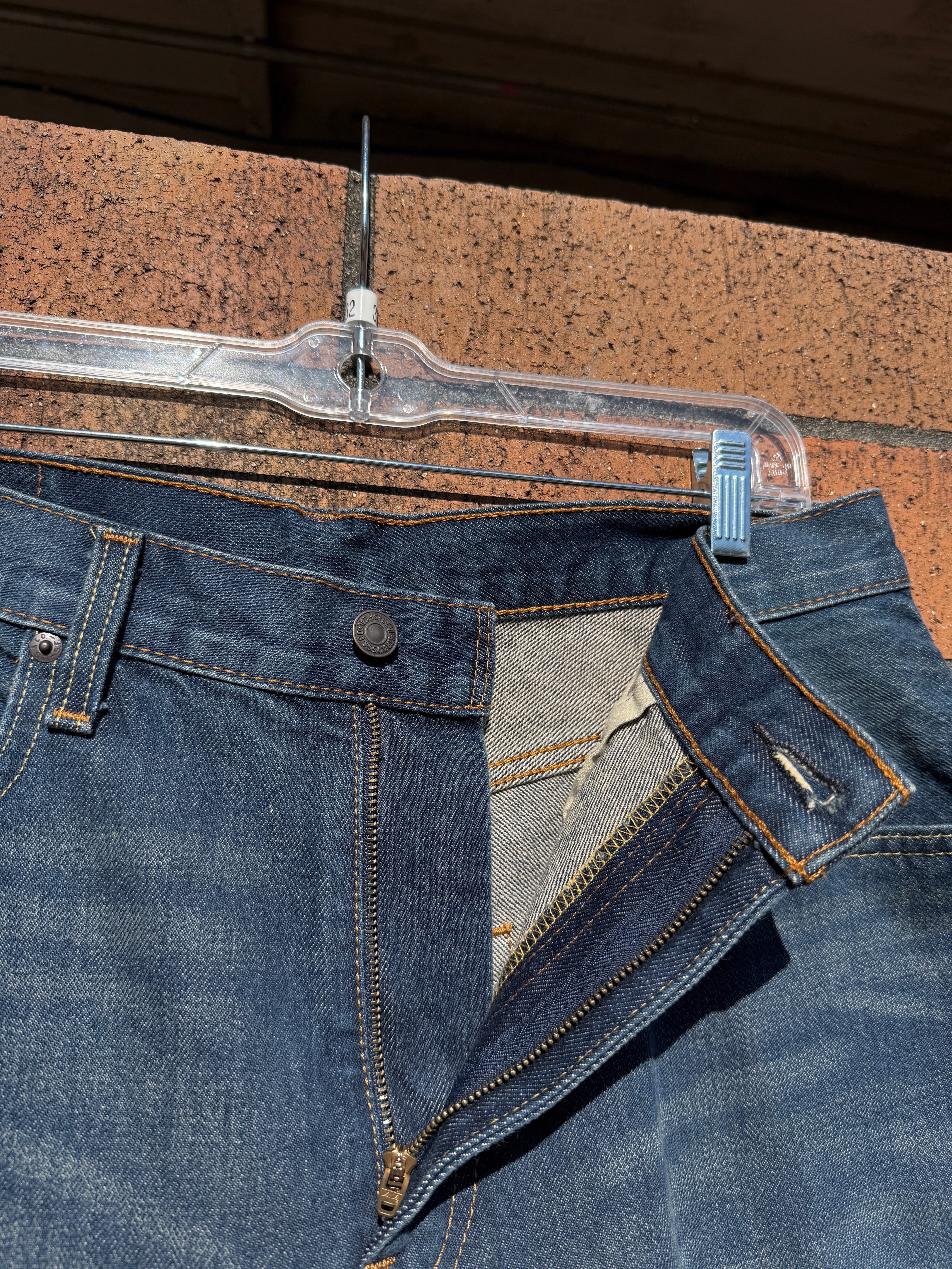 Levi's 569 Dark Wash Denim Jorts Size 32