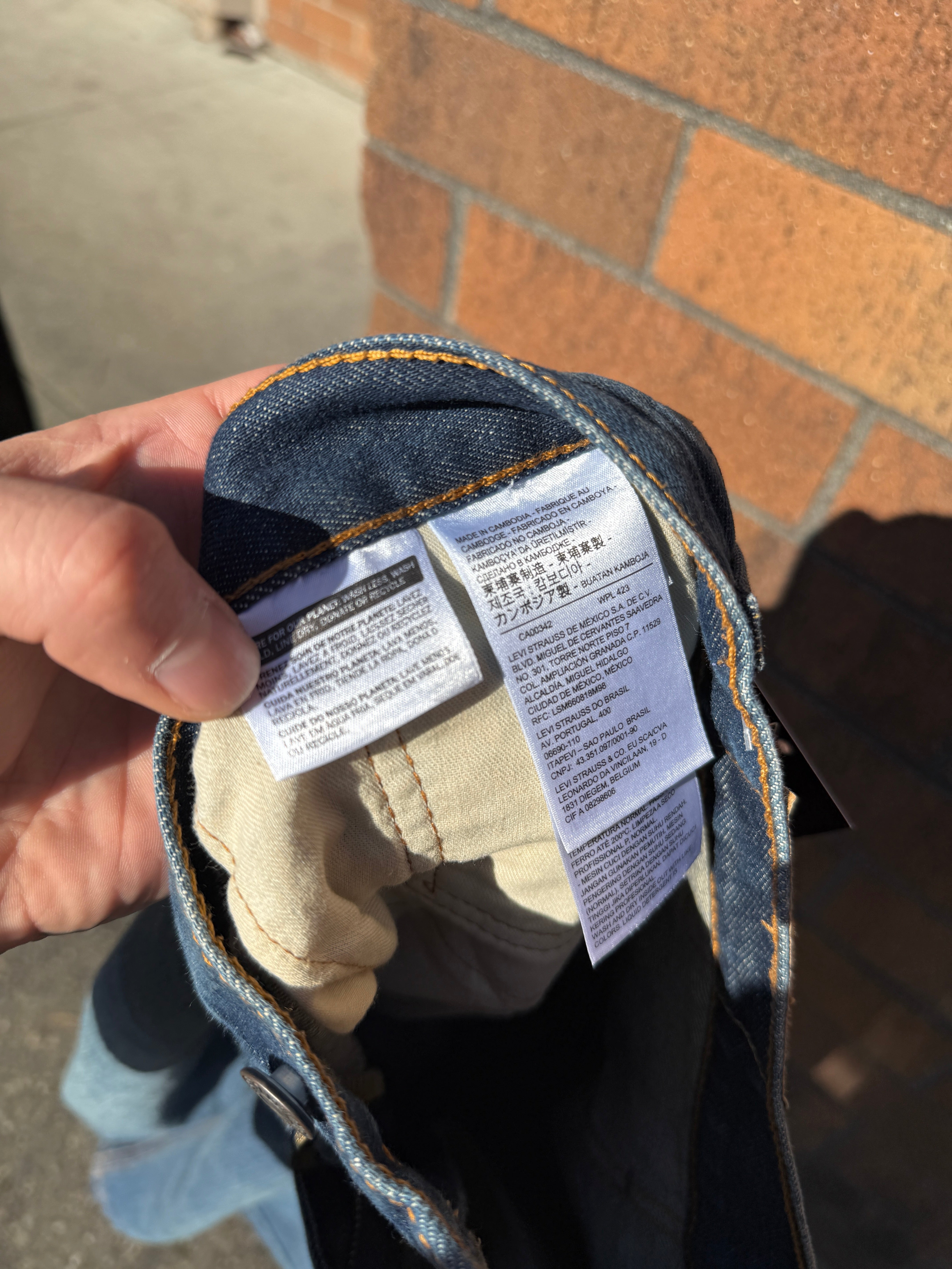 Levi's 569 Dark Wash Denim Jorts Size 32