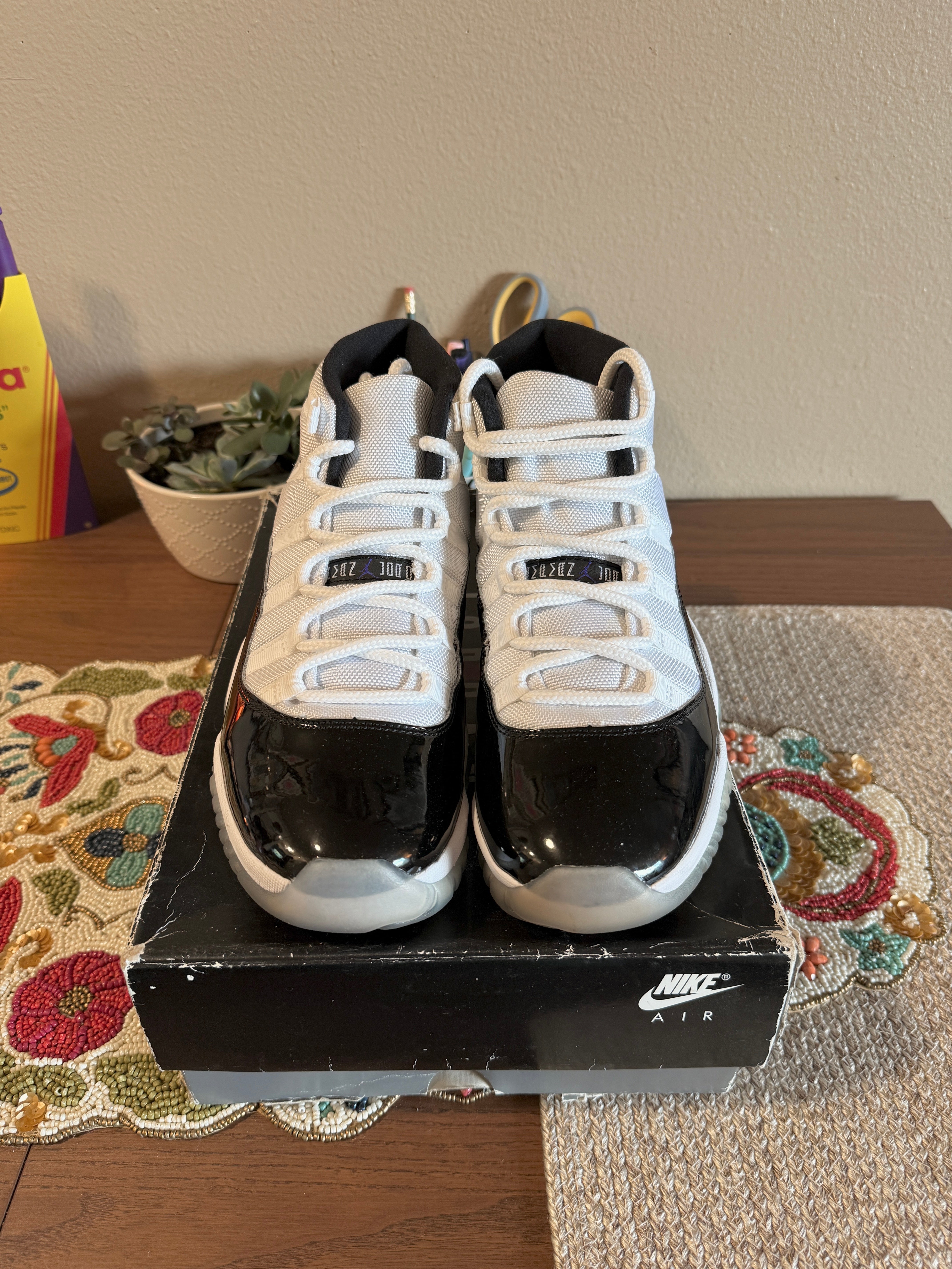 Jordan 11 Retro Concord (2018) Size 9 USED