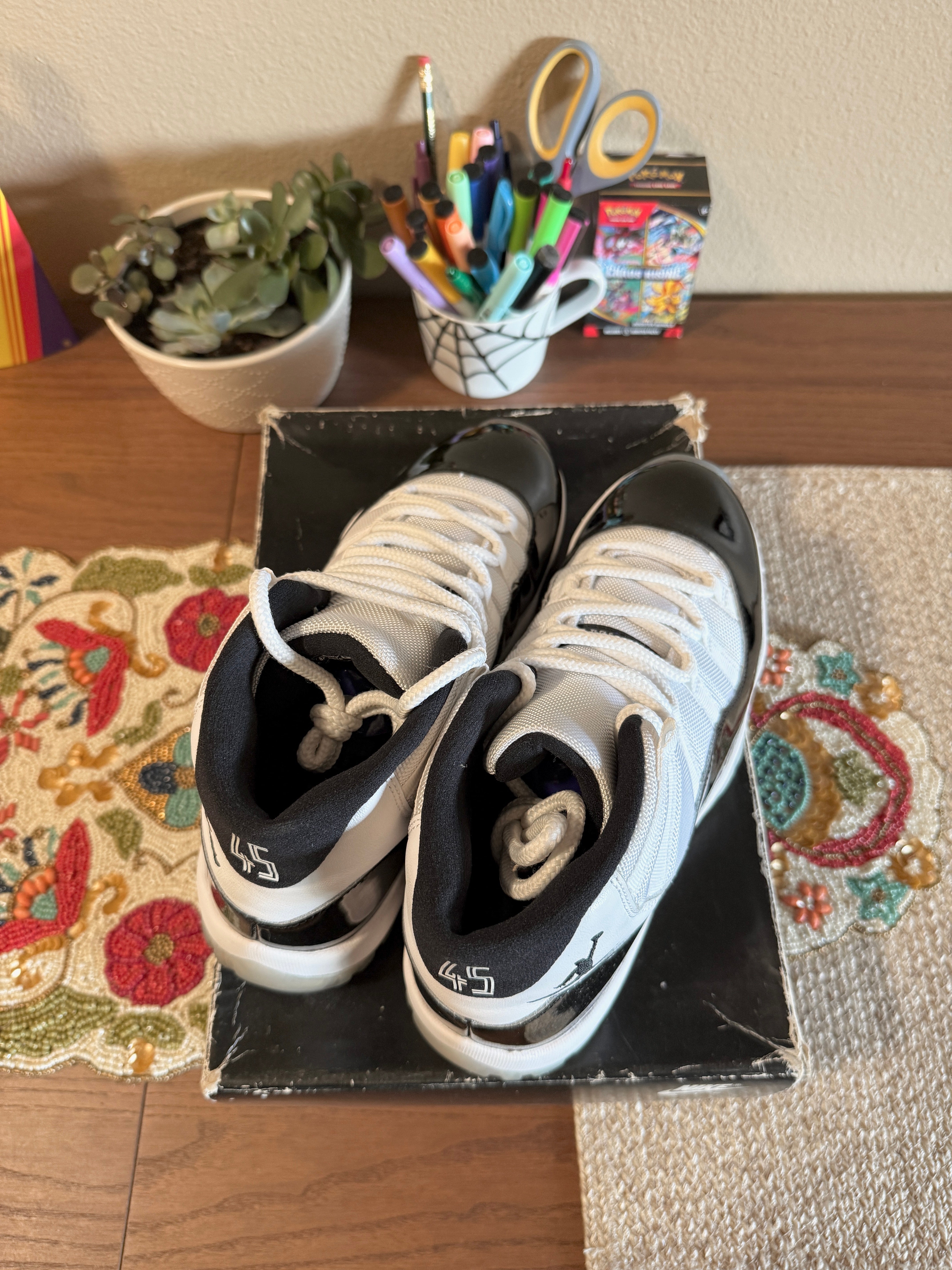 Jordan 11 Retro Concord (2018) Size 9 USED