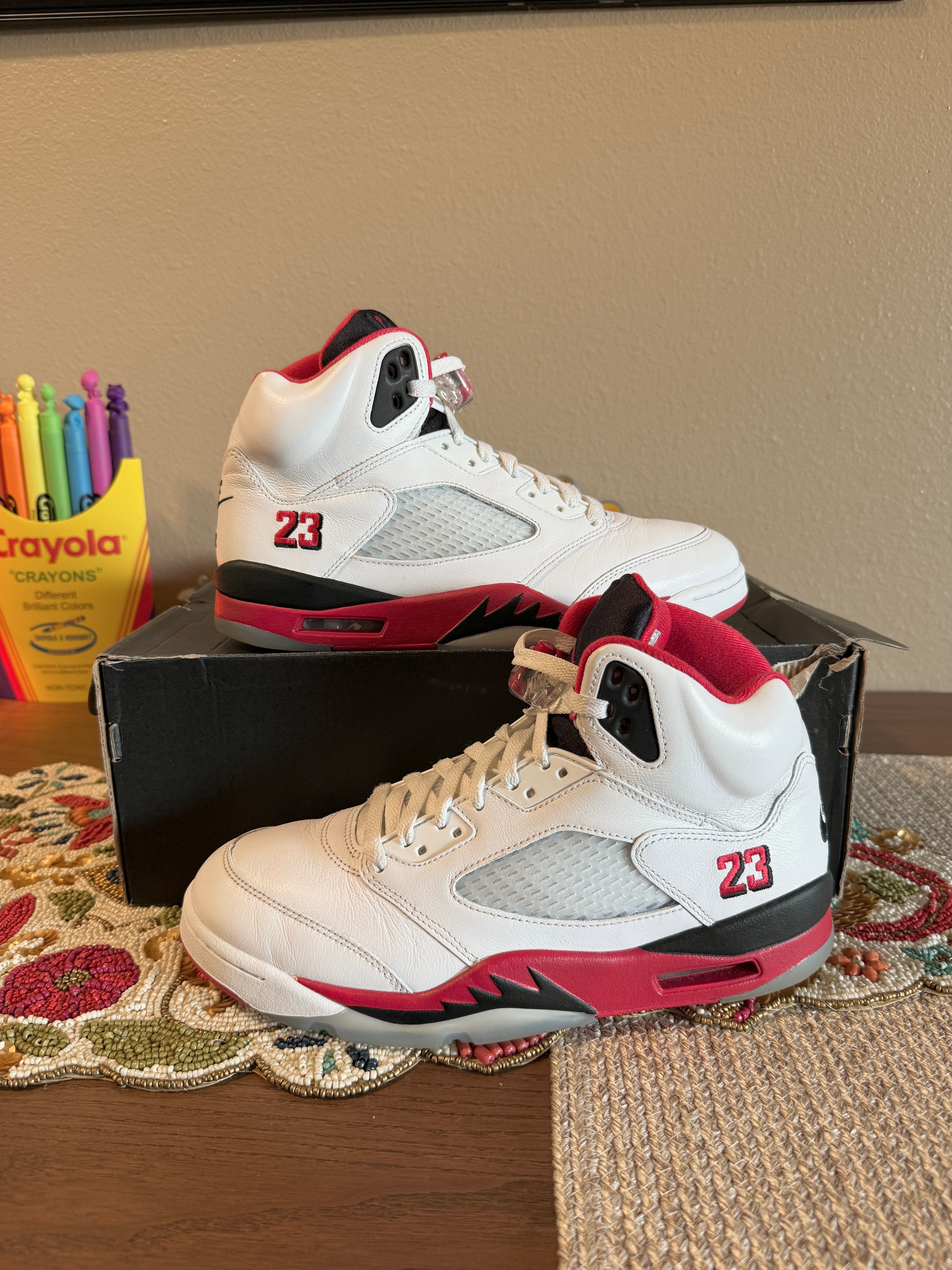 Jordan 5 Retro Fire Red Black Tongue (2025) Size 9.5 USED REP BOX