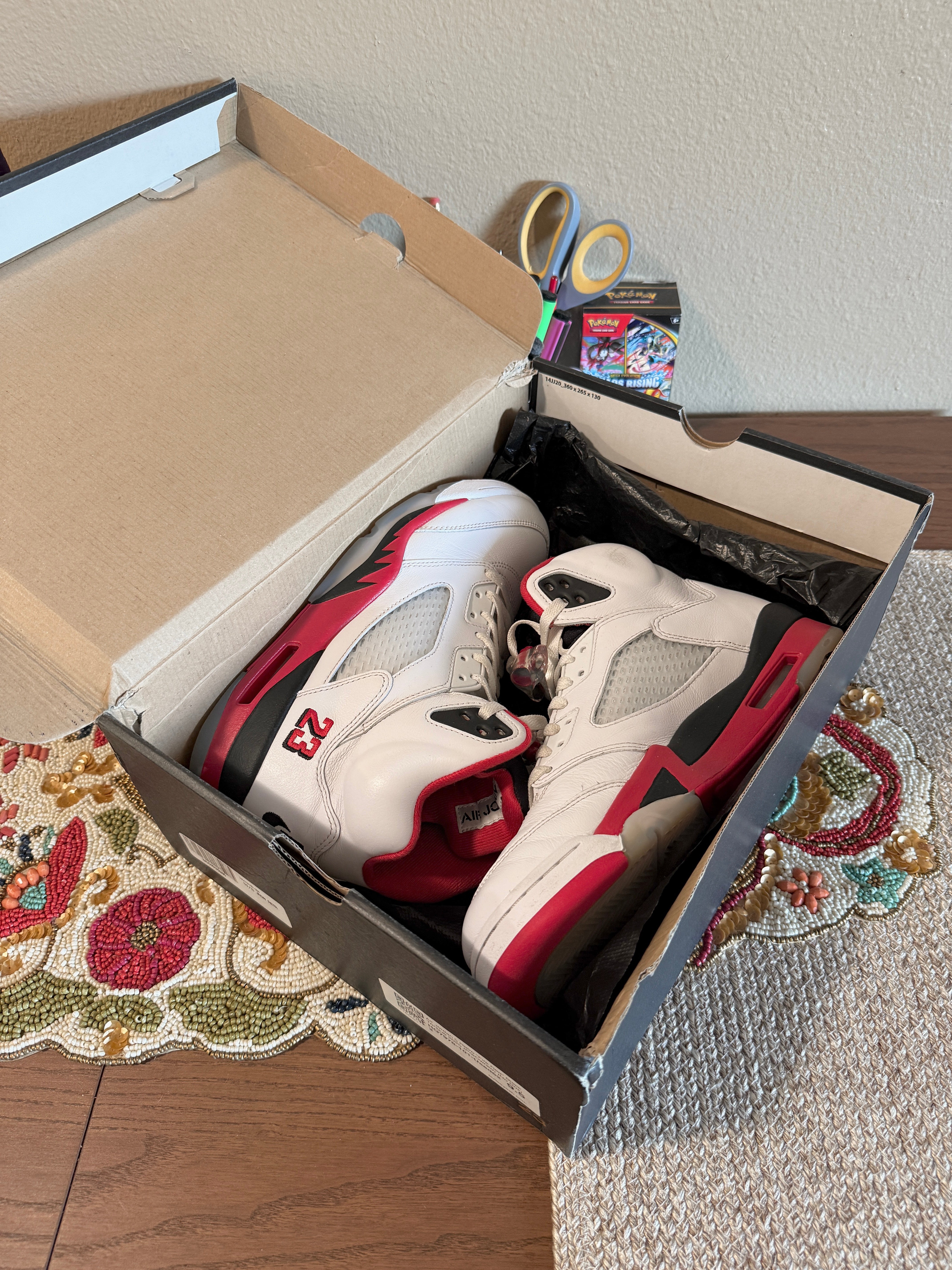Jordan 5 Retro Fire Red Black Tongue (2025) Size 9.5 USED REP BOX