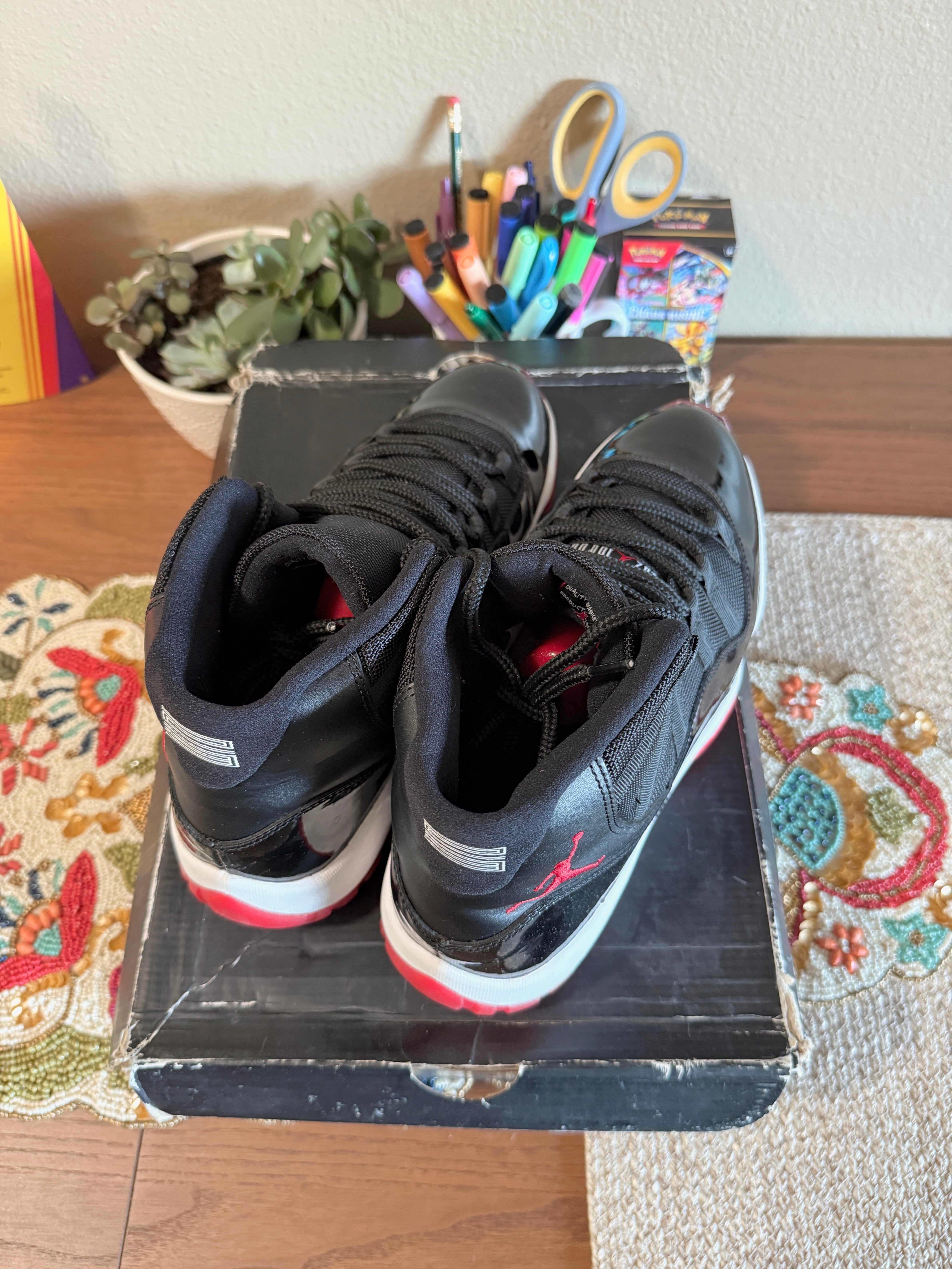 Jordan 11 Retro Playoffs Bred (2012) Size 9.5 USED