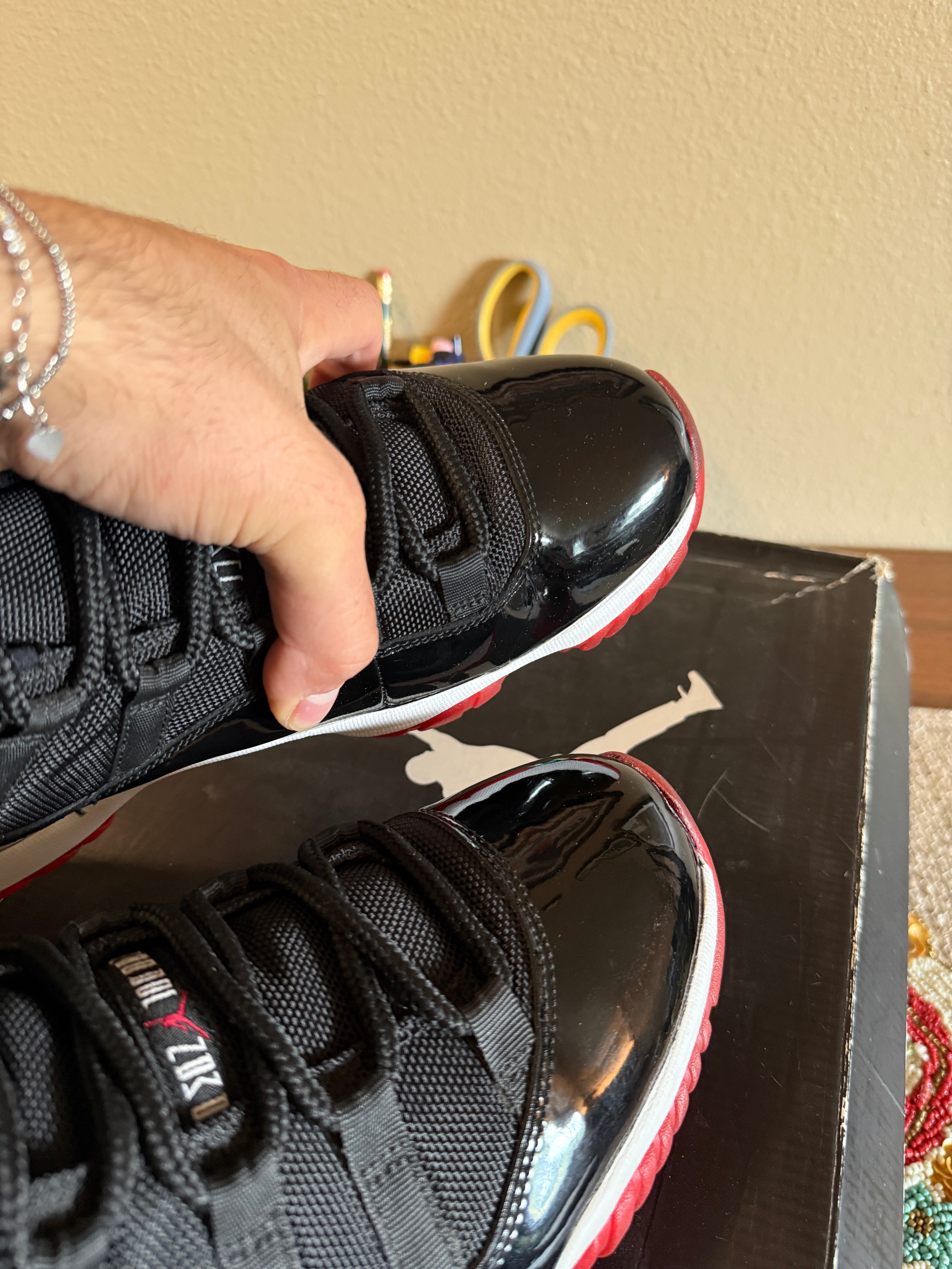 Jordan 11 Retro Playoffs Bred (2012) Size 9.5 USED