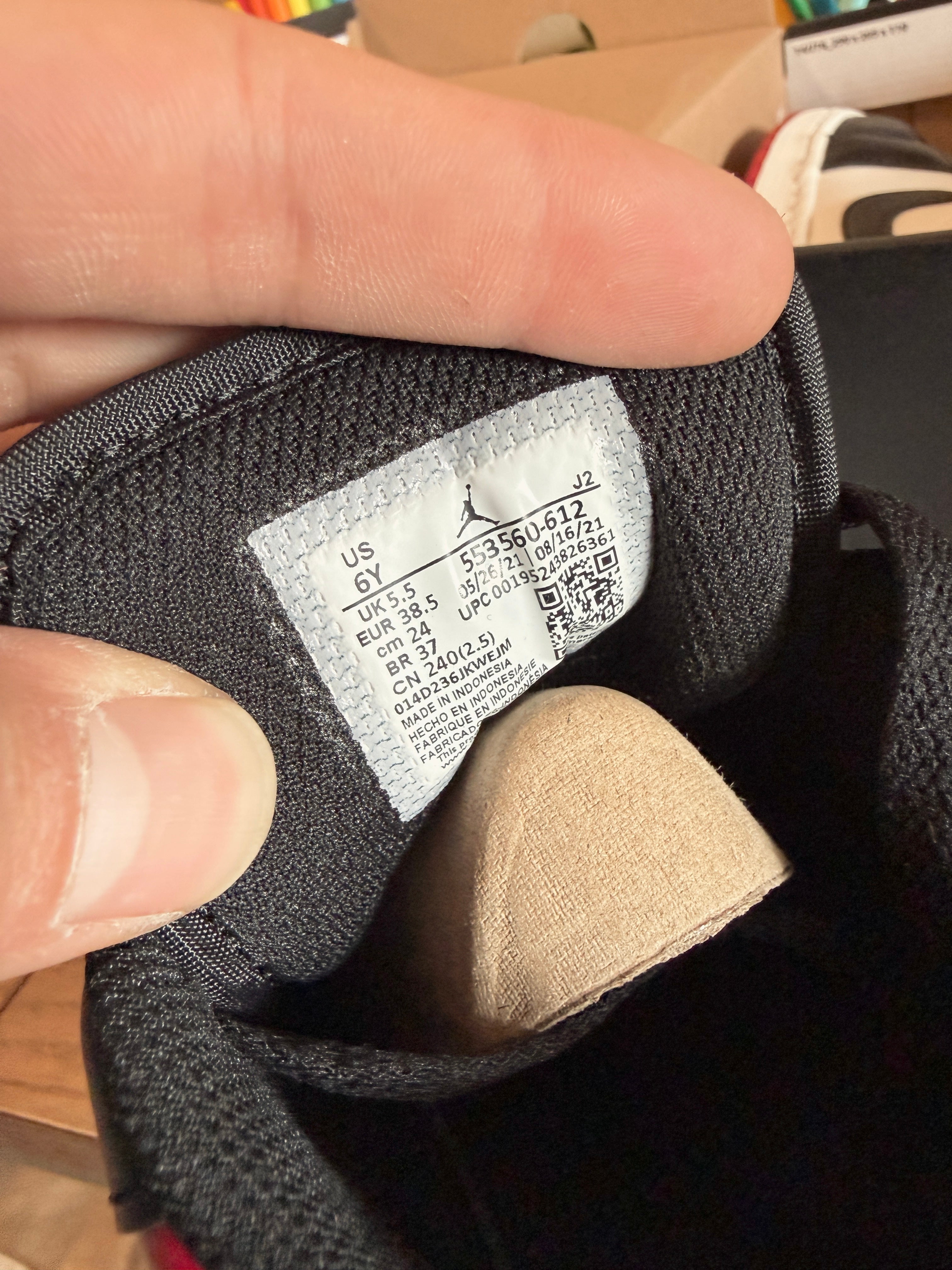 Jordan 1 Low Bred Toe (GS) Size 6Y