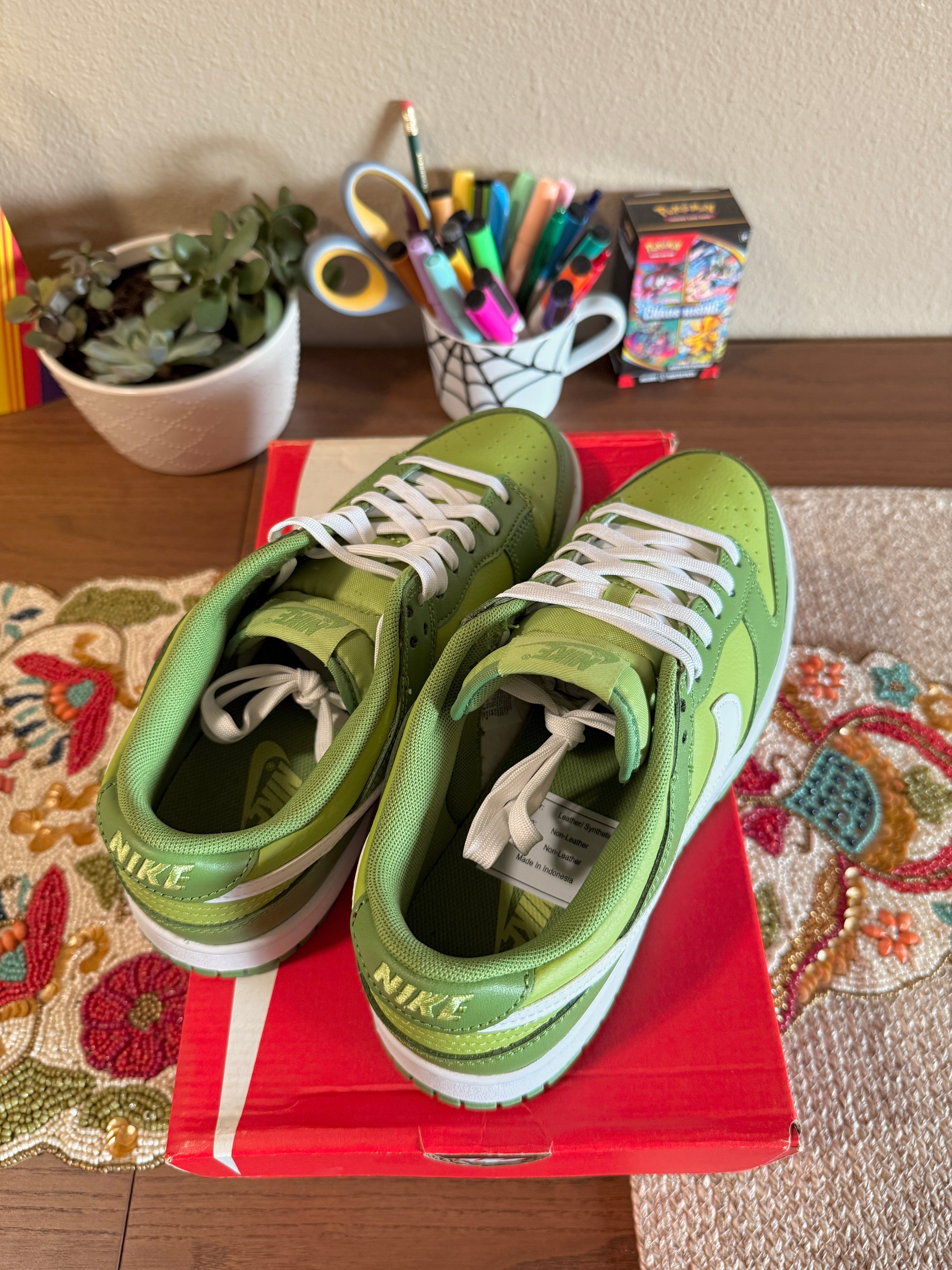 Nike Dunk Low Chlorophyll Size 9