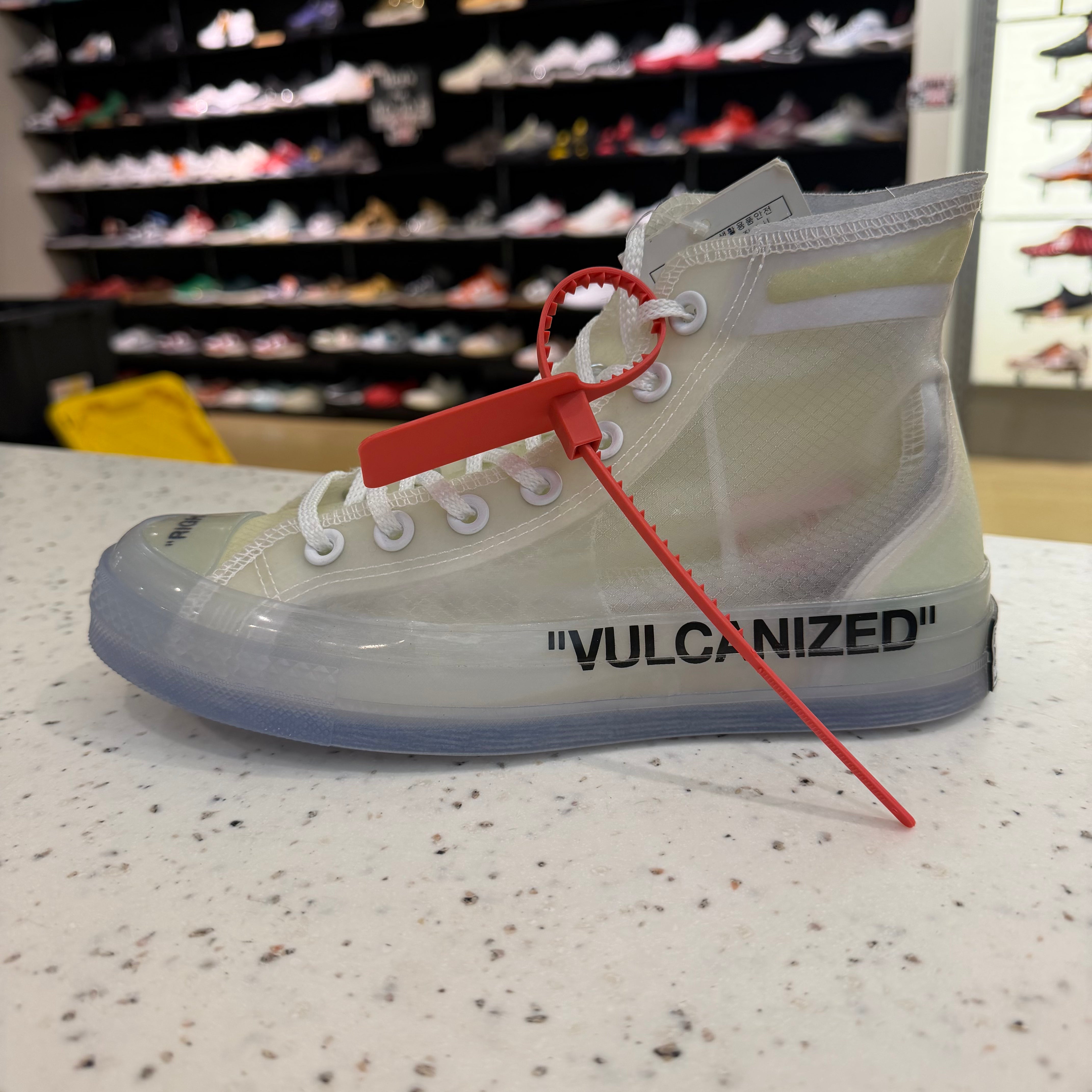 Converse Chuck Taylor Off-White Sz 5 Men’s