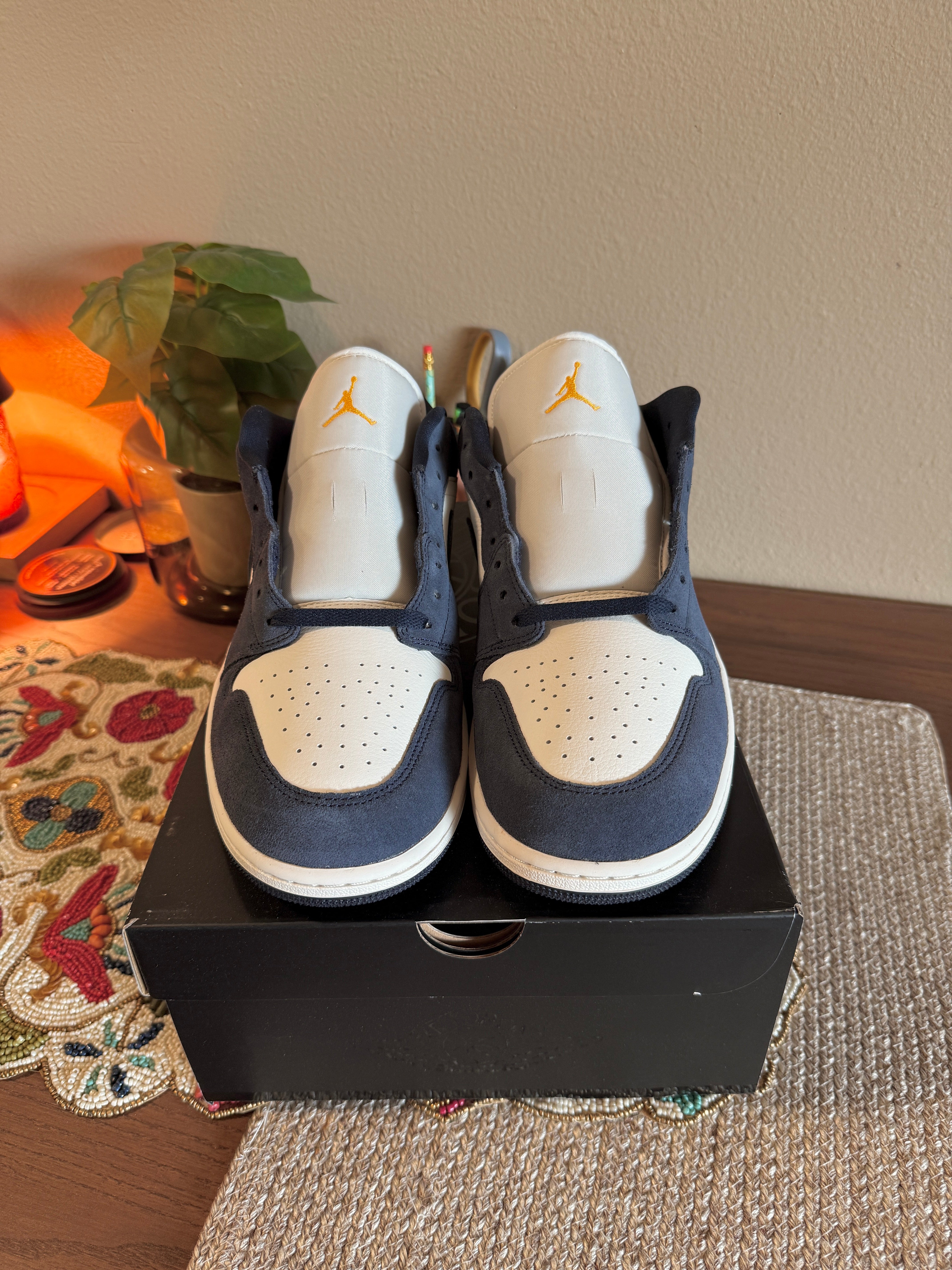 Jordan 1 Low SE Obsidian Suede Size 14