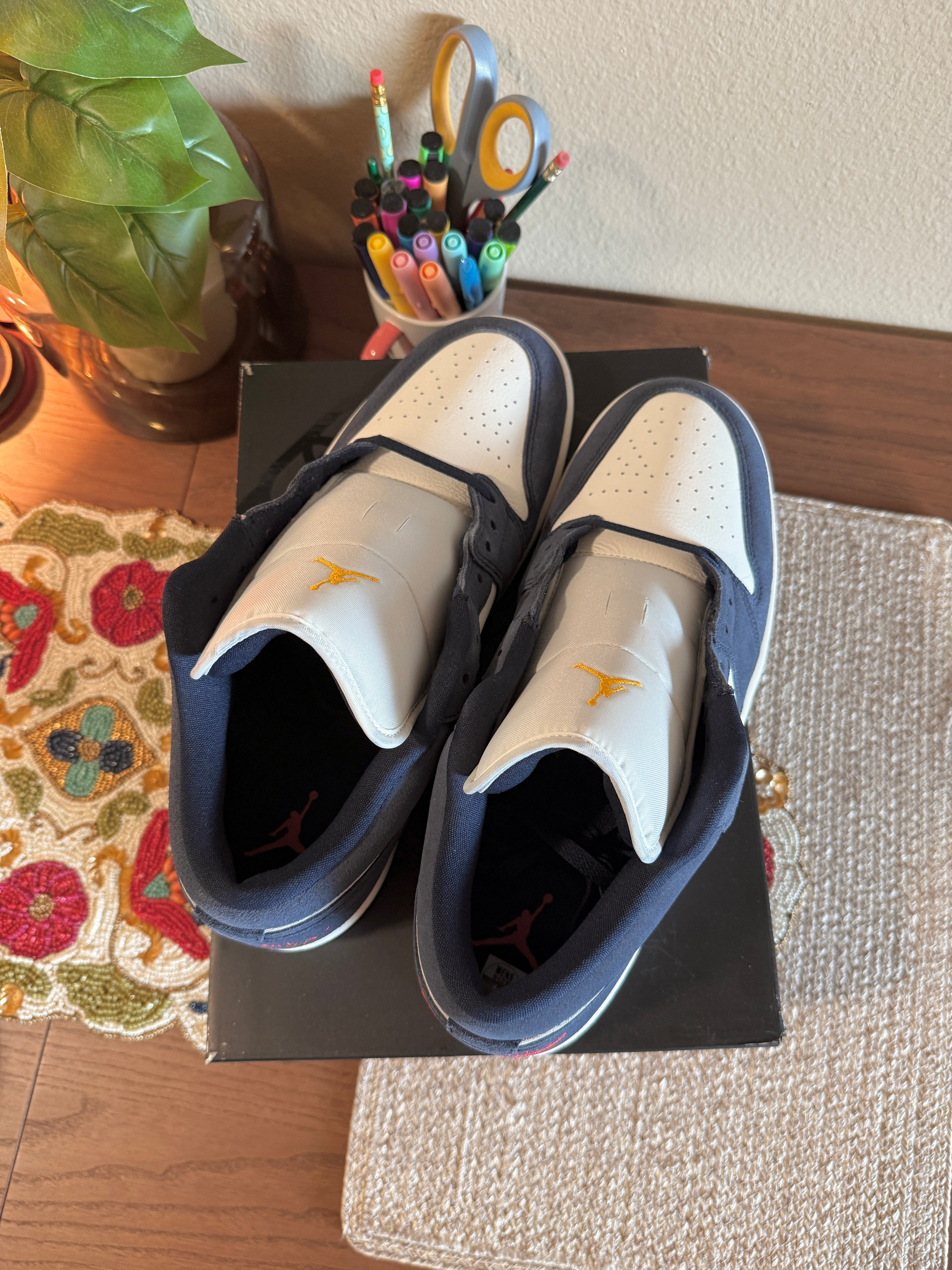 Jordan 1 Low SE Obsidian Suede Size 15