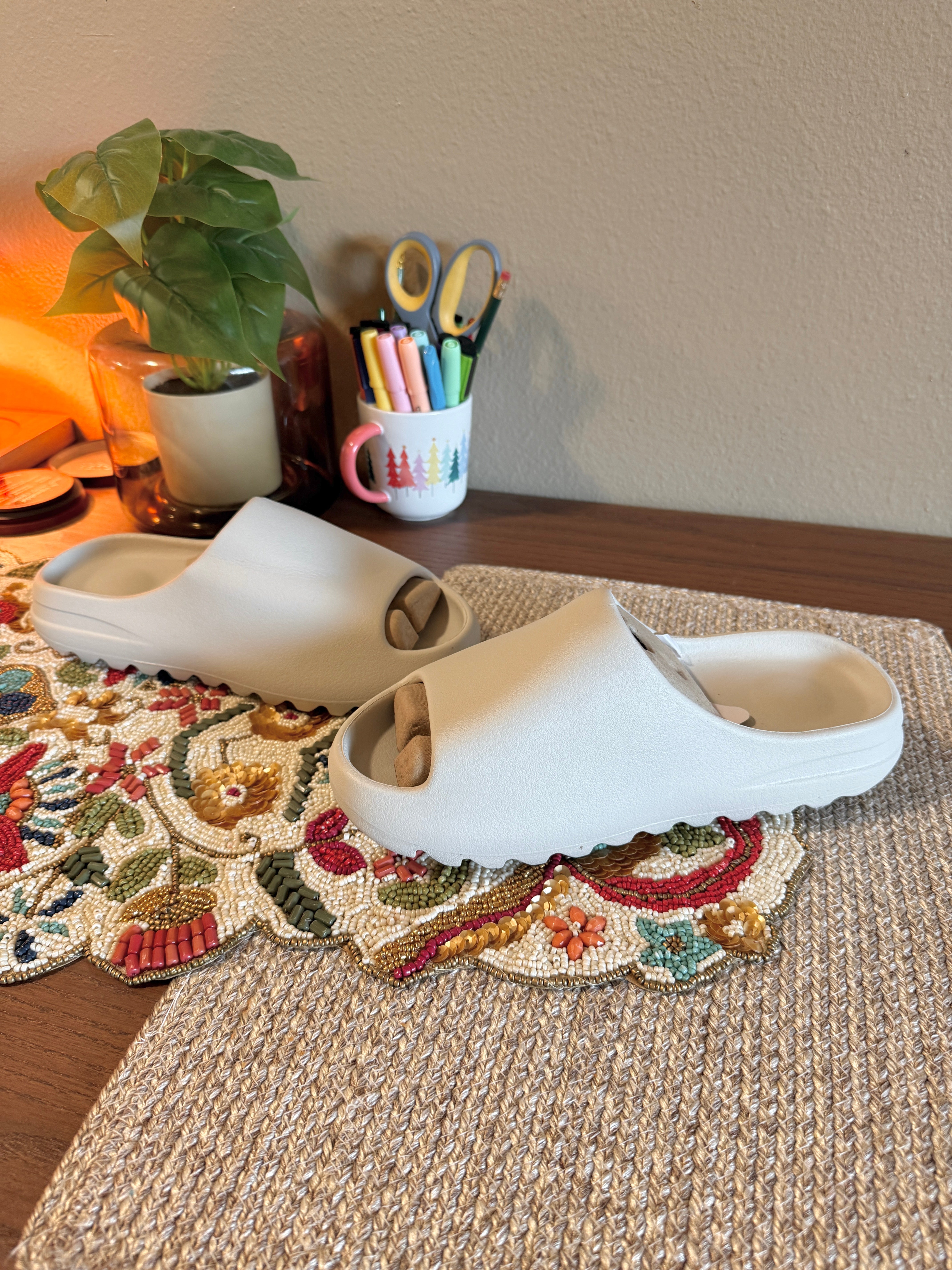 YZY YS-01 Cream Size 13