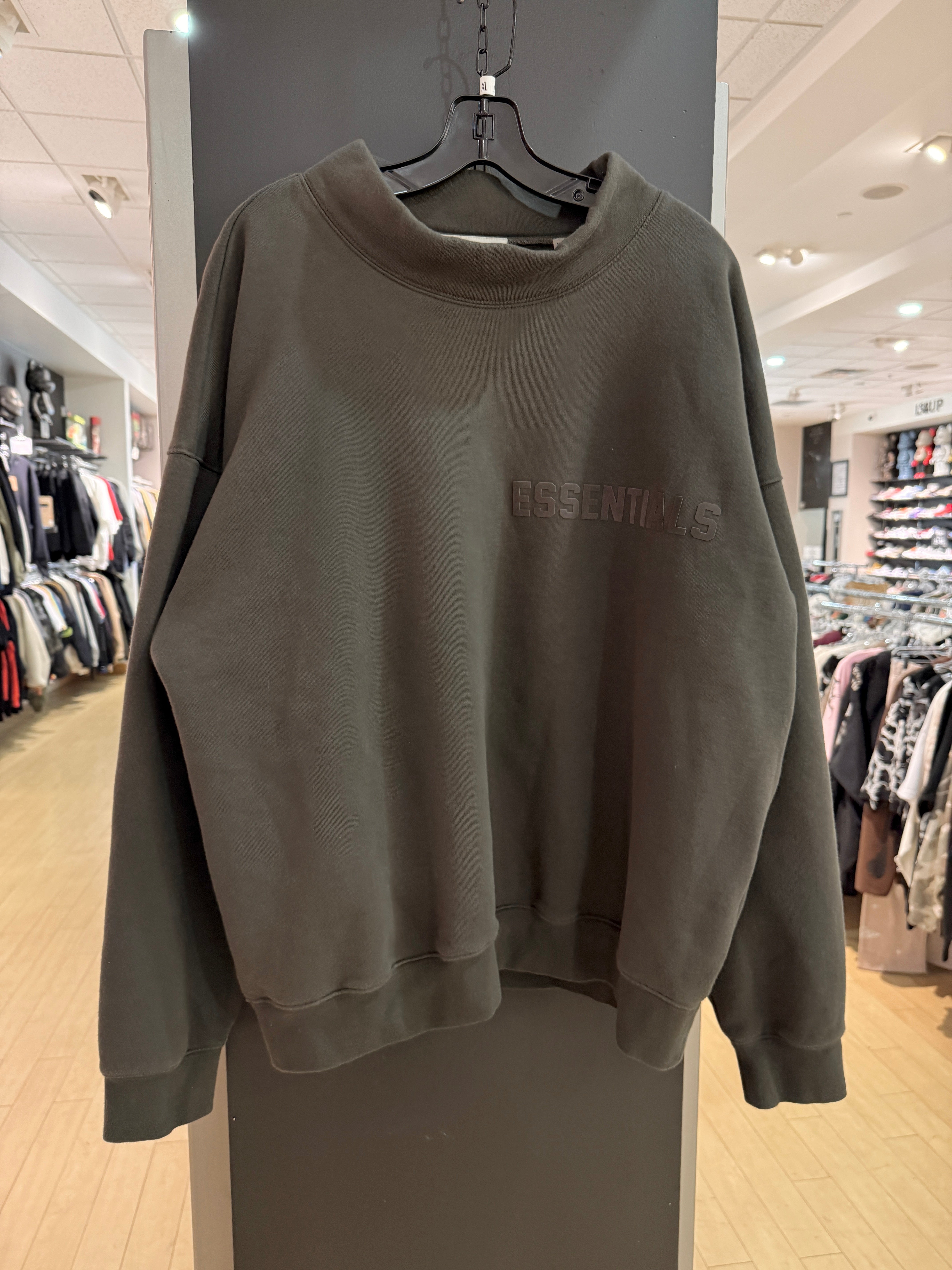 Fear of God Essentials Mockneck Sweatshirt Off Black Size XL