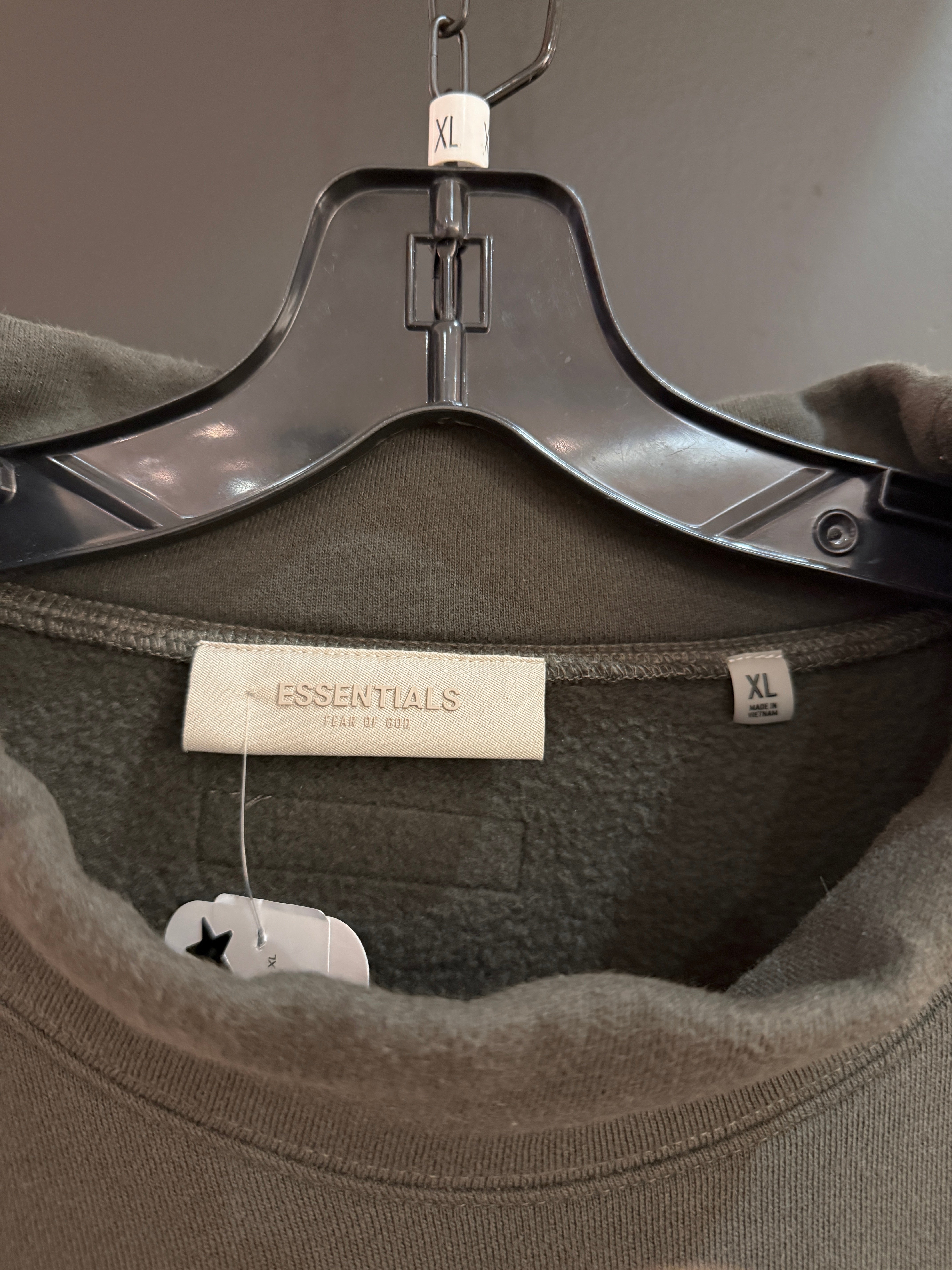 Fear of God Essentials Mockneck Sweatshirt Off Black Size XL