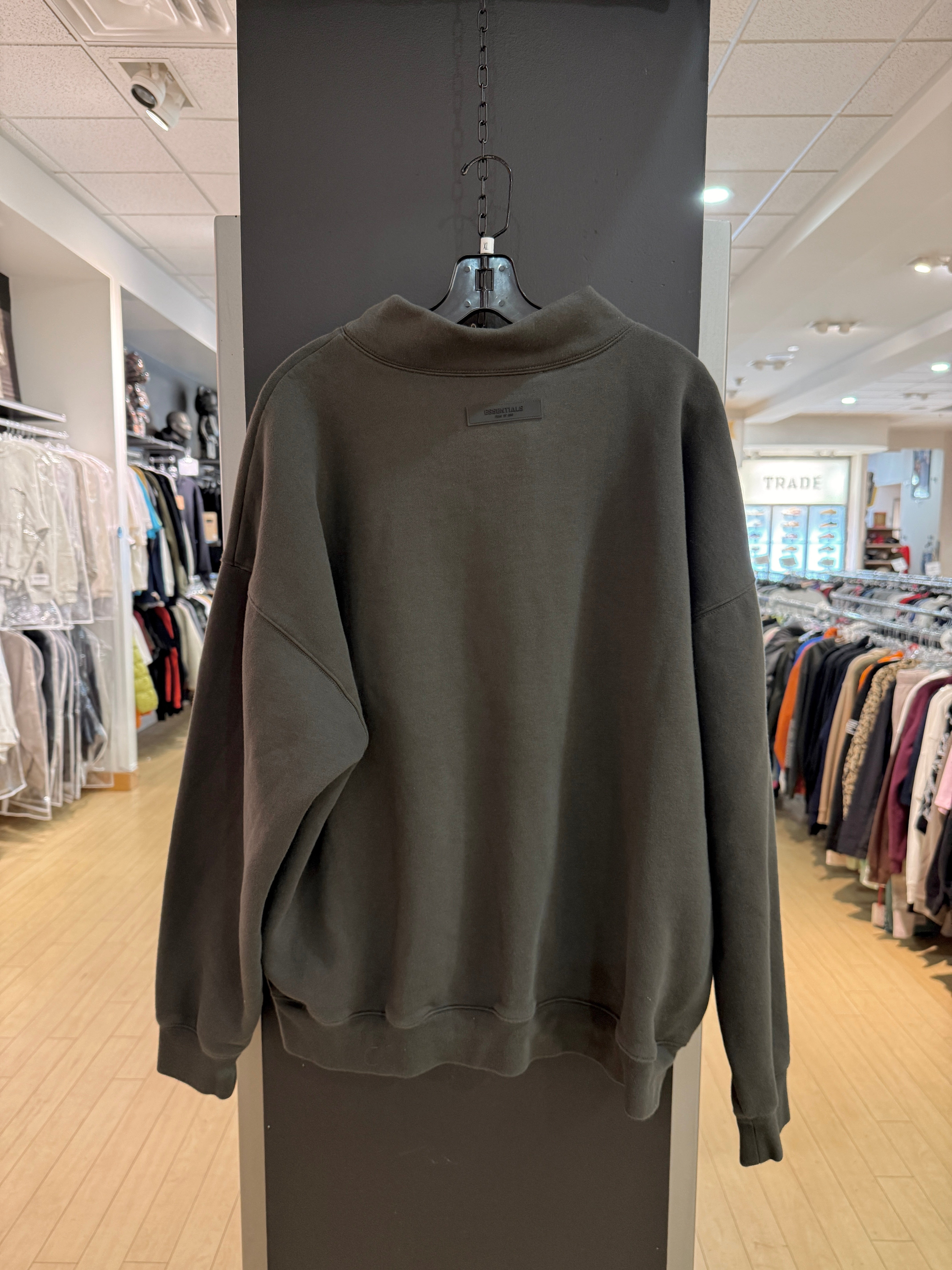 Fear of God Essentials Mockneck Sweatshirt Off Black Size XL