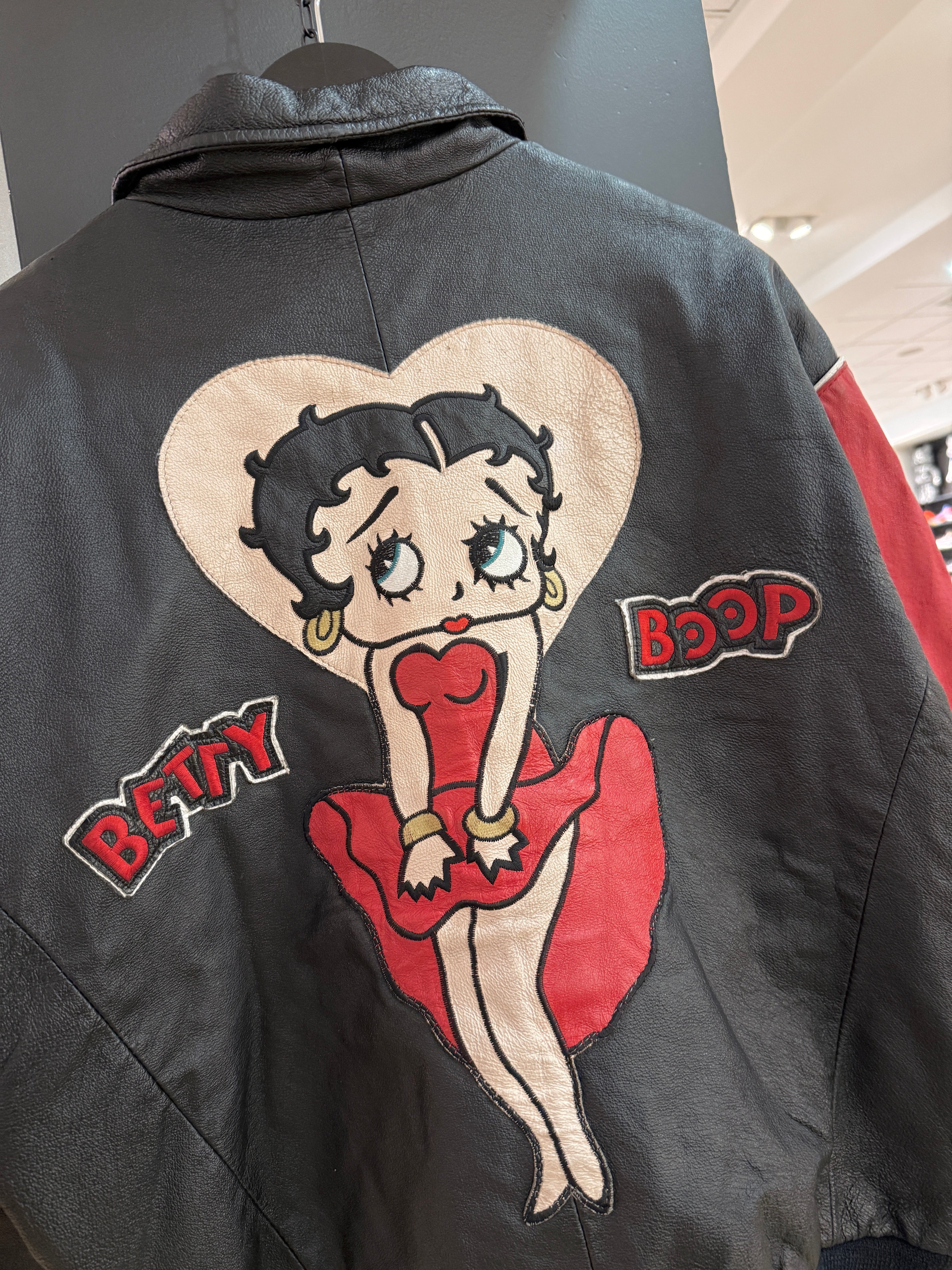 90s Betty Boop Montana Toons Leather Jacket Size Small (Missing Button)