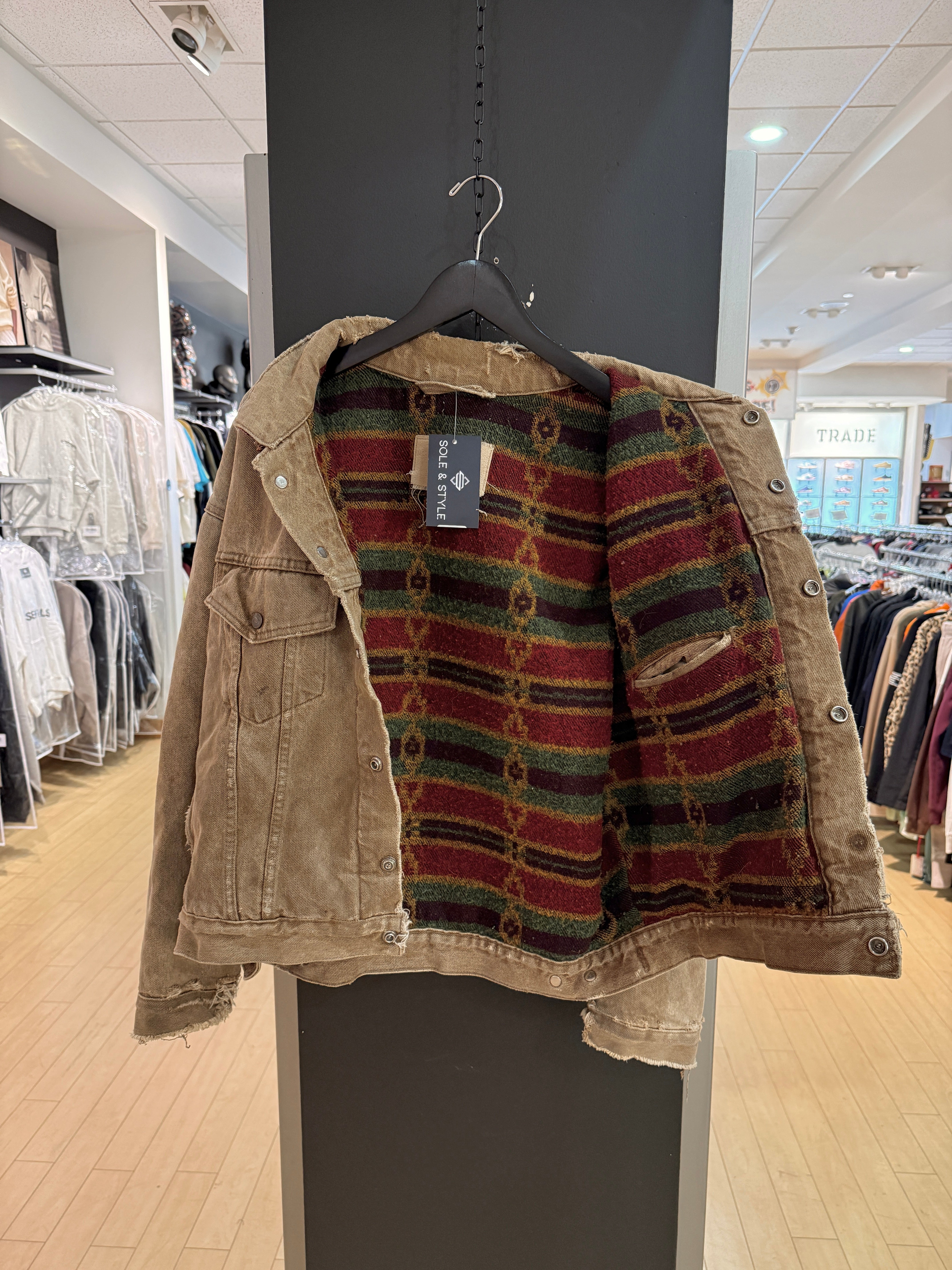 1992 Levi's Blanket Lined Tan Trucker Jacket Size M (Broken Button)