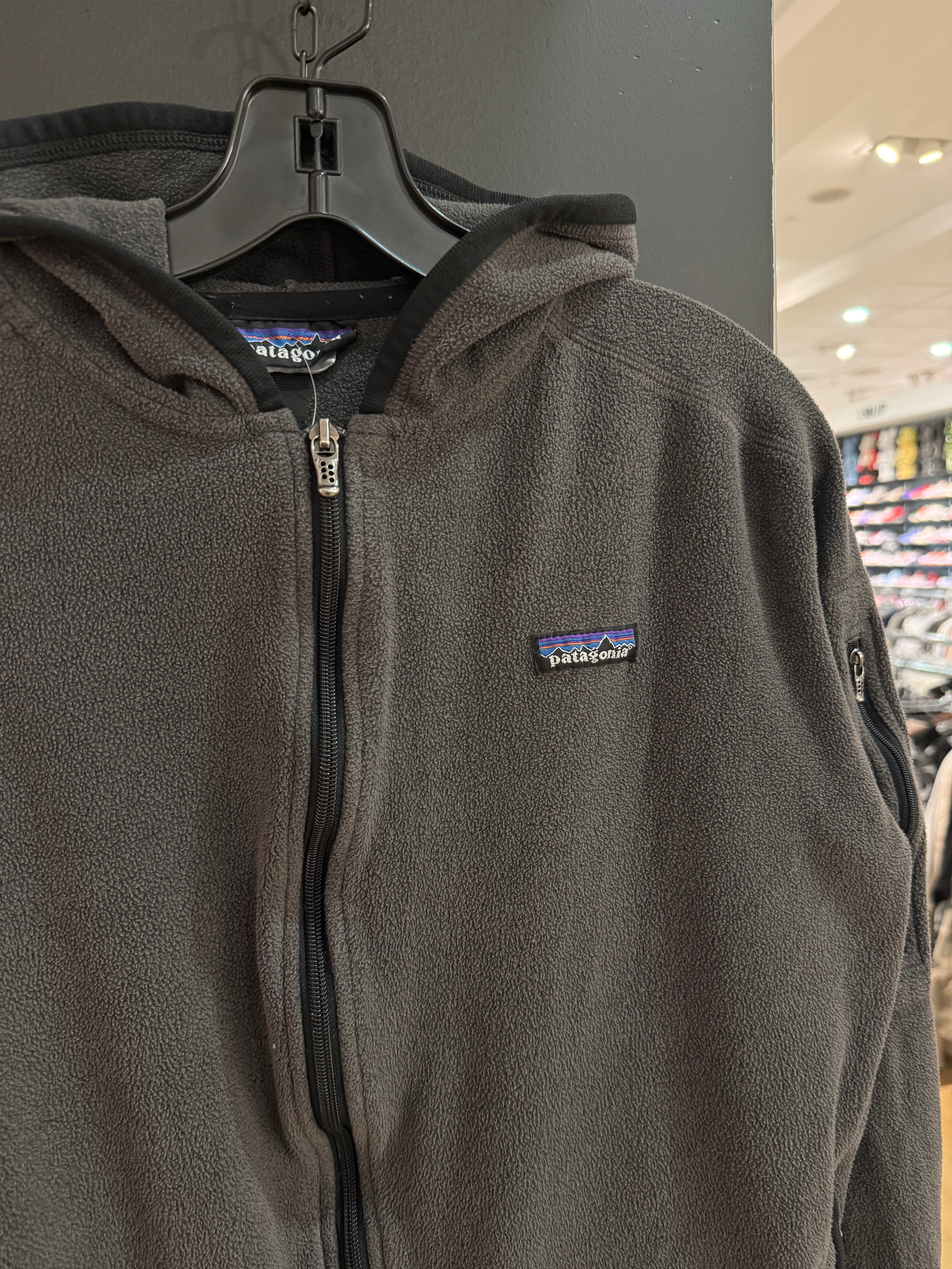 Patagonia Dark Grey Hooded Fleece Size Small