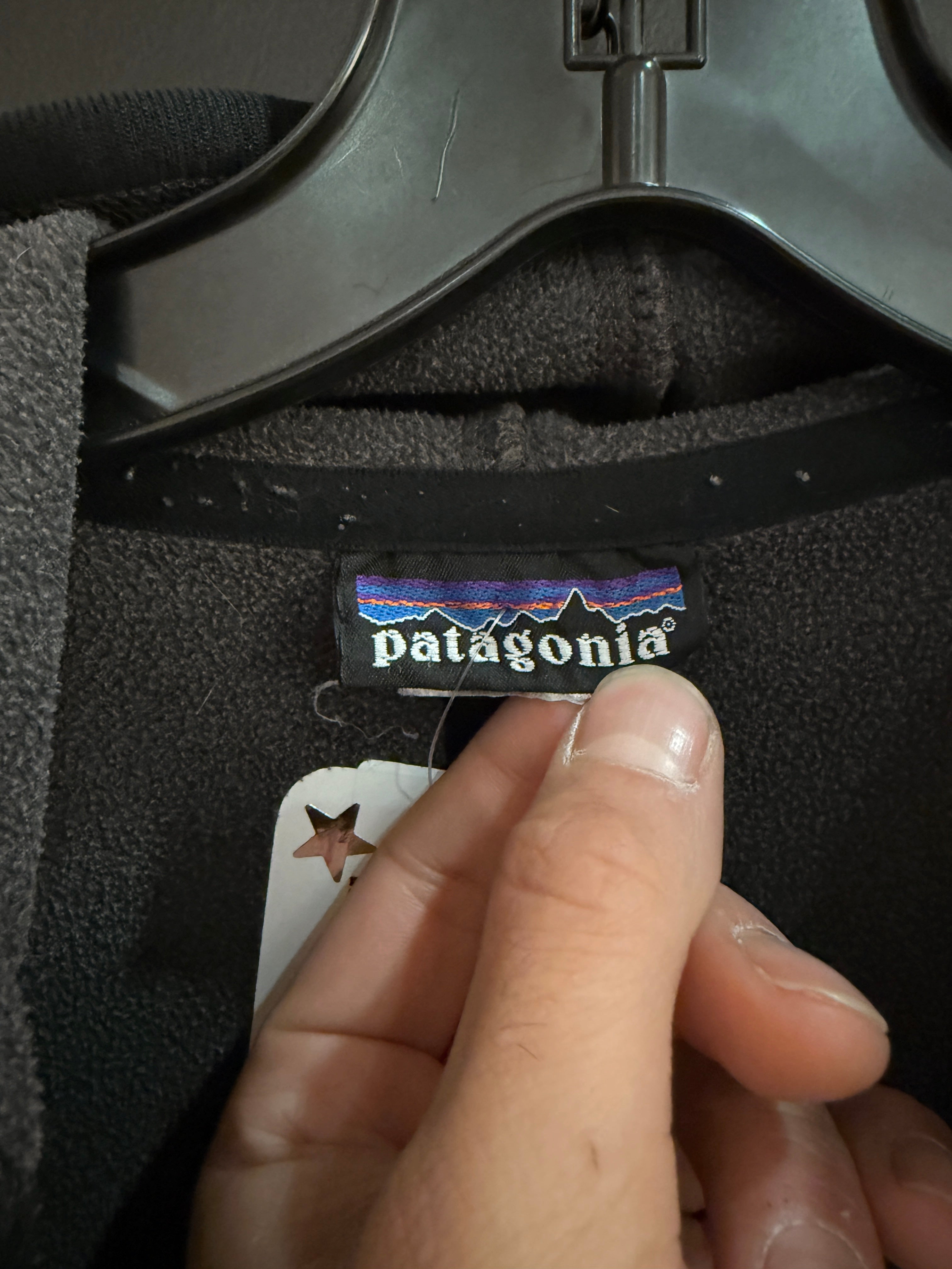 Patagonia Dark Grey Hooded Fleece Size Small