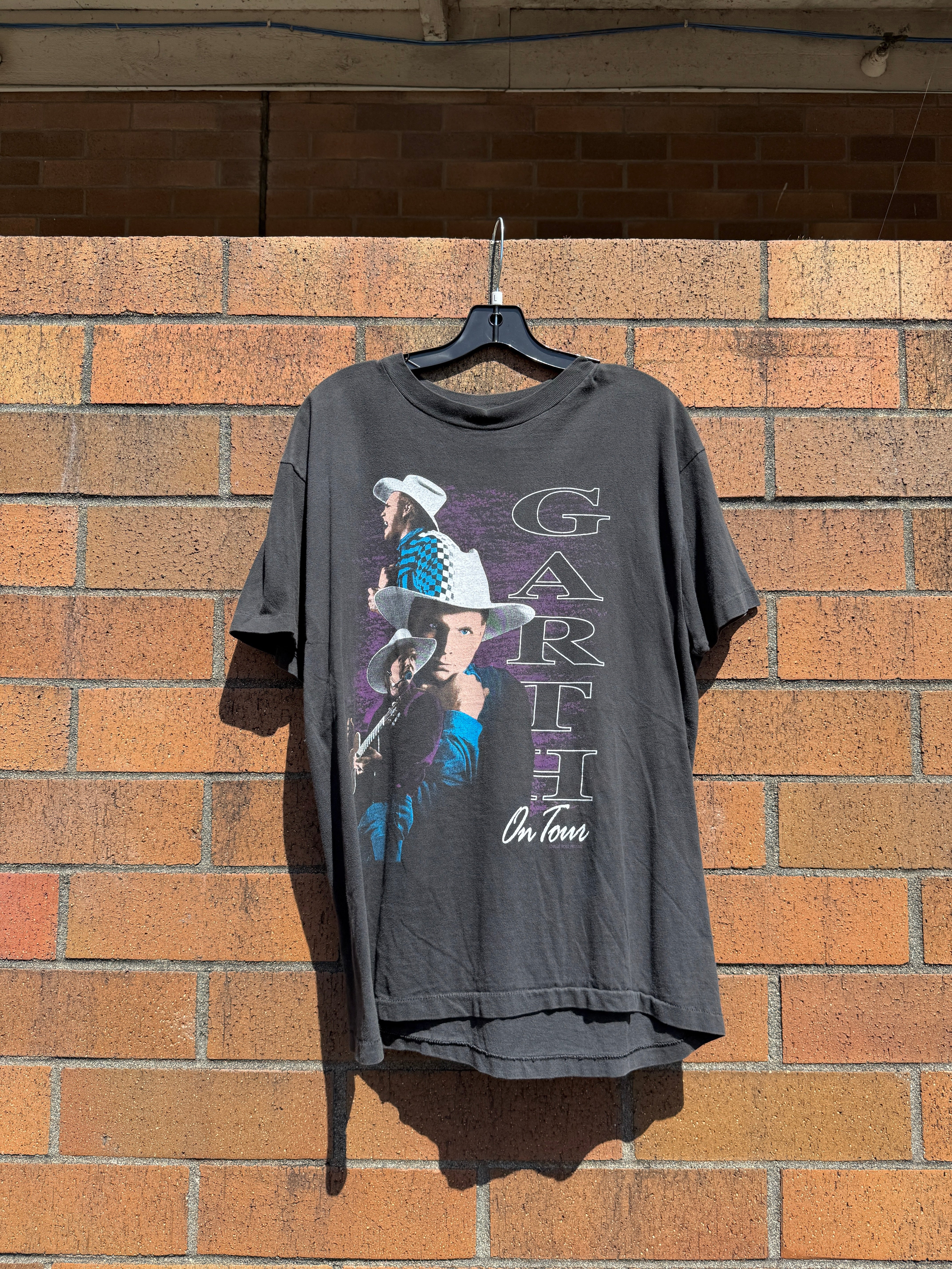 1992 Garth Brooks On Tour Tee Size L