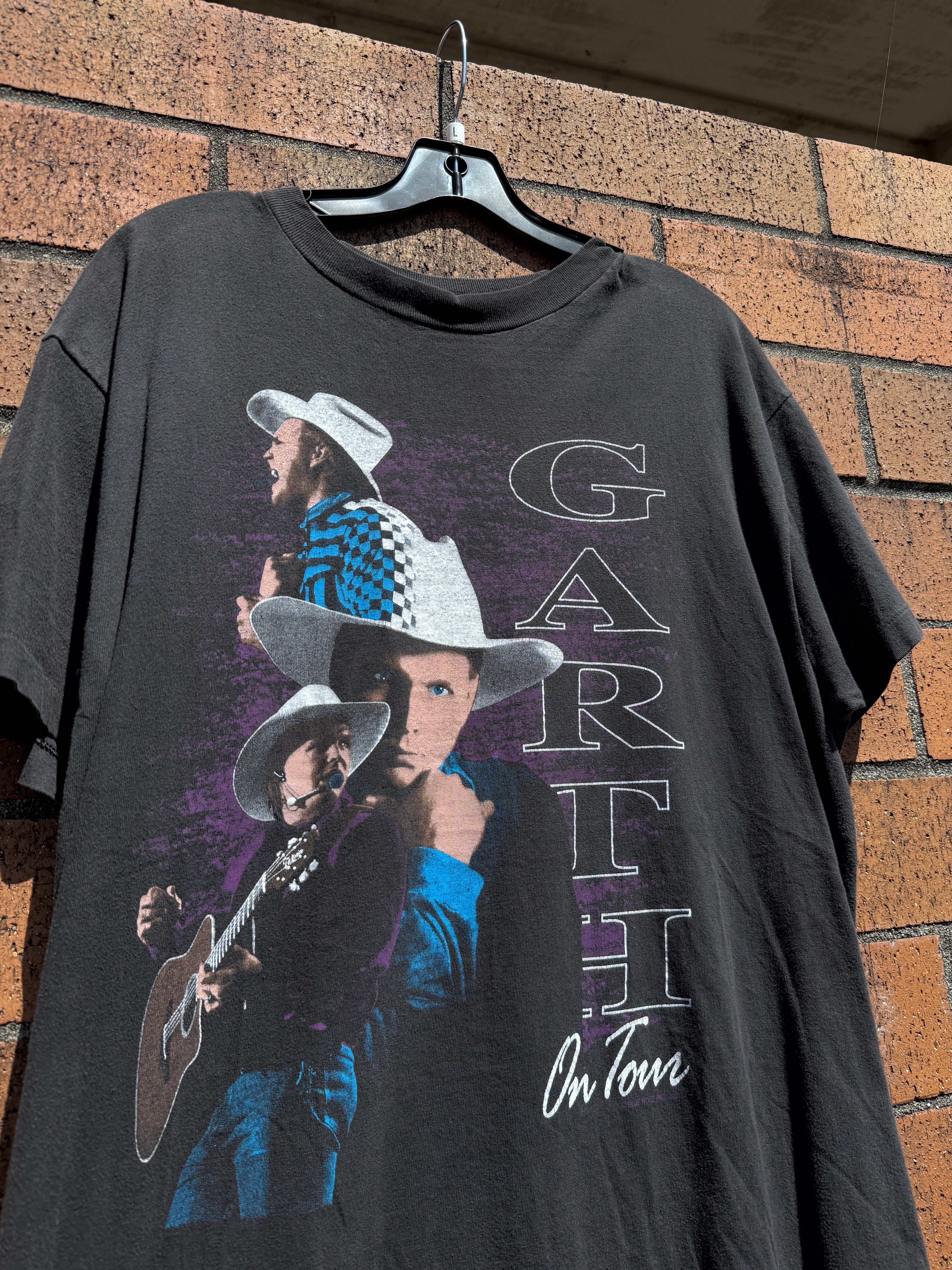 1992 Garth Brooks On Tour Tee Size L