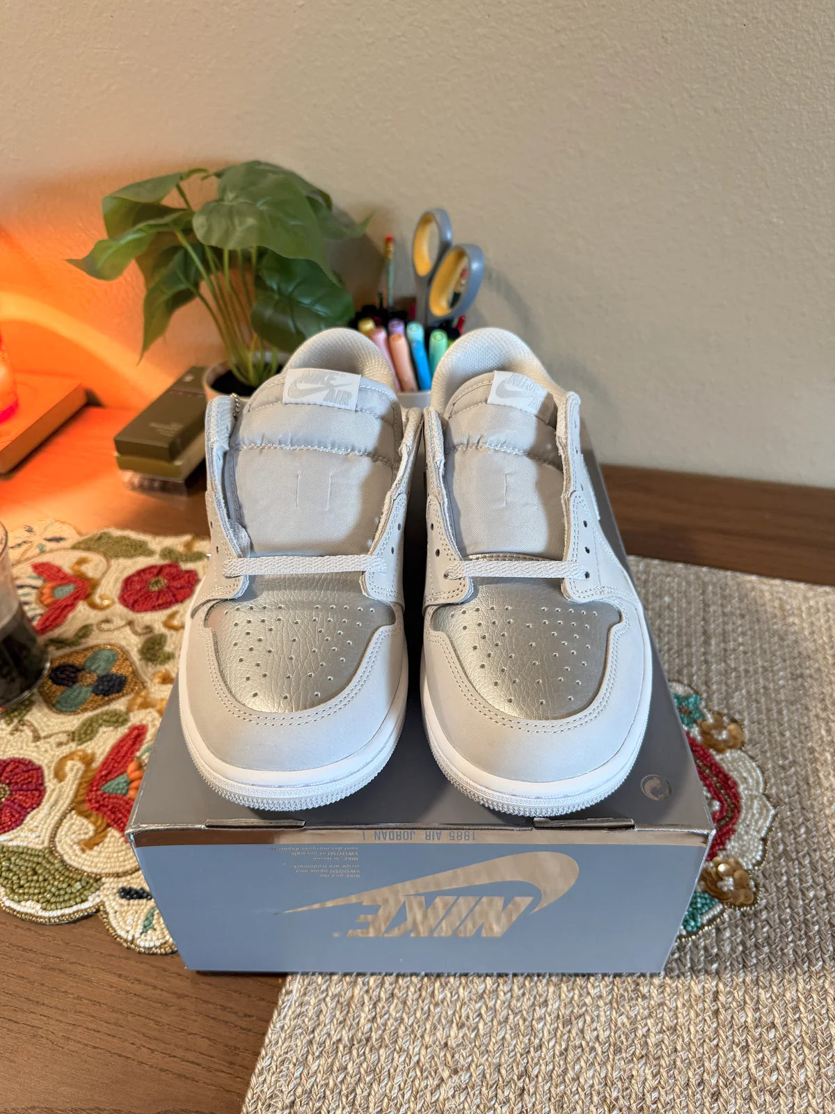 Jordan 1 Low OG Metallic Silver Size 8 MISSING LID