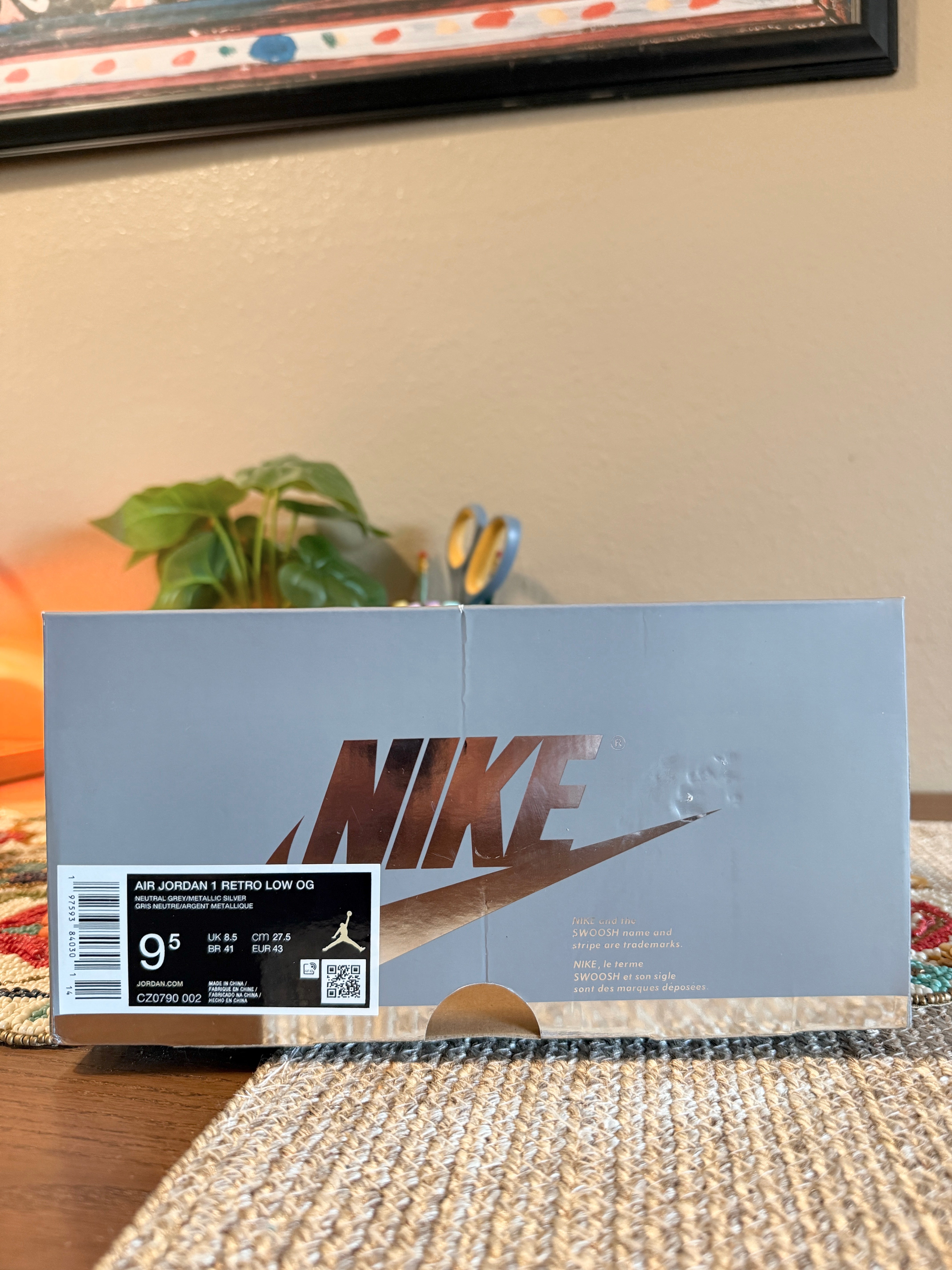 Jordan 1 Low OG Metallic Silver Size 9.5 MISSING LID