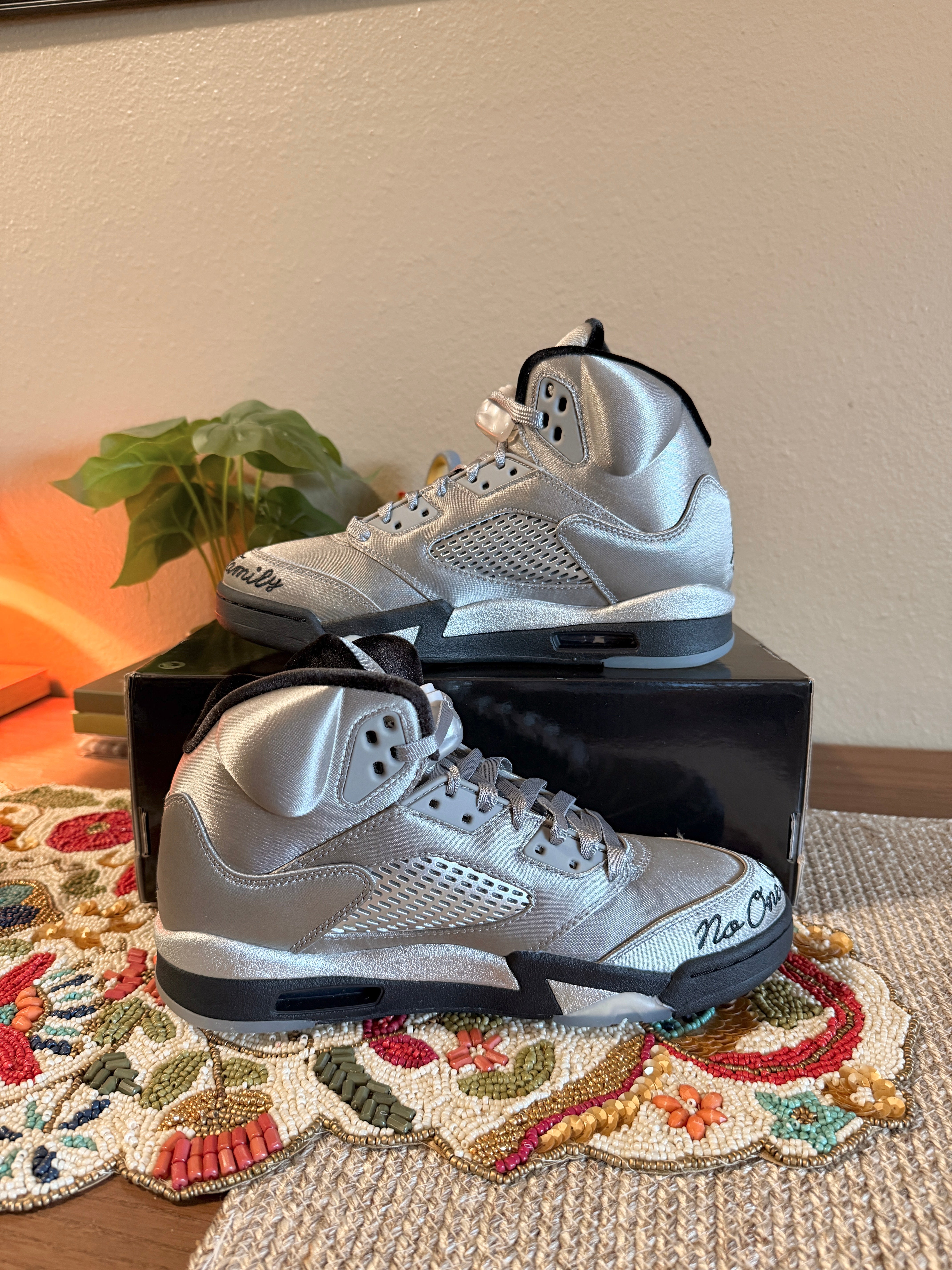 Jordan 5 Retro Wings (Women's) Size 9 MISSING LID
