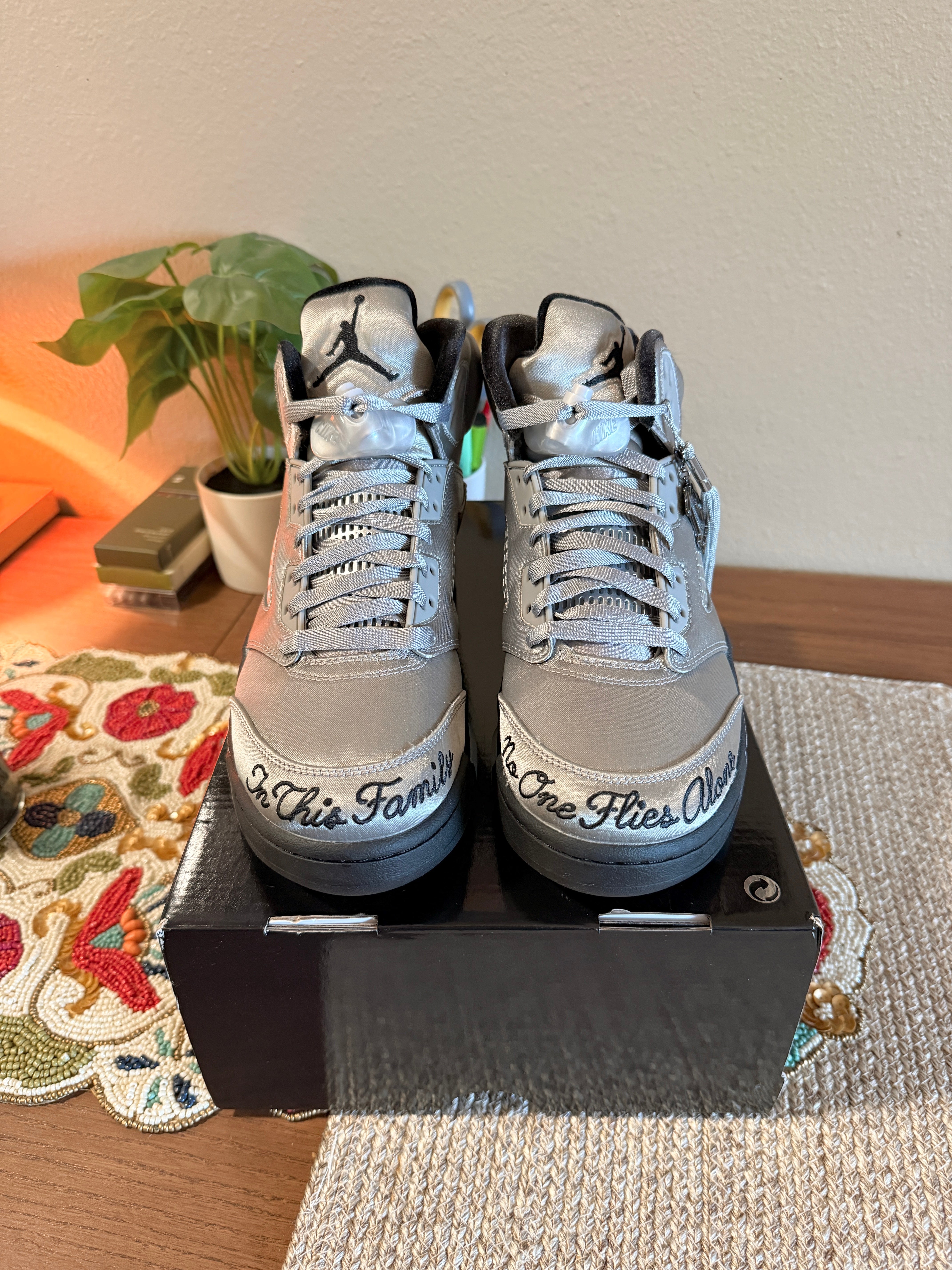 Jordan 5 Retro Wings (Women's) Size 9 MISSING LID