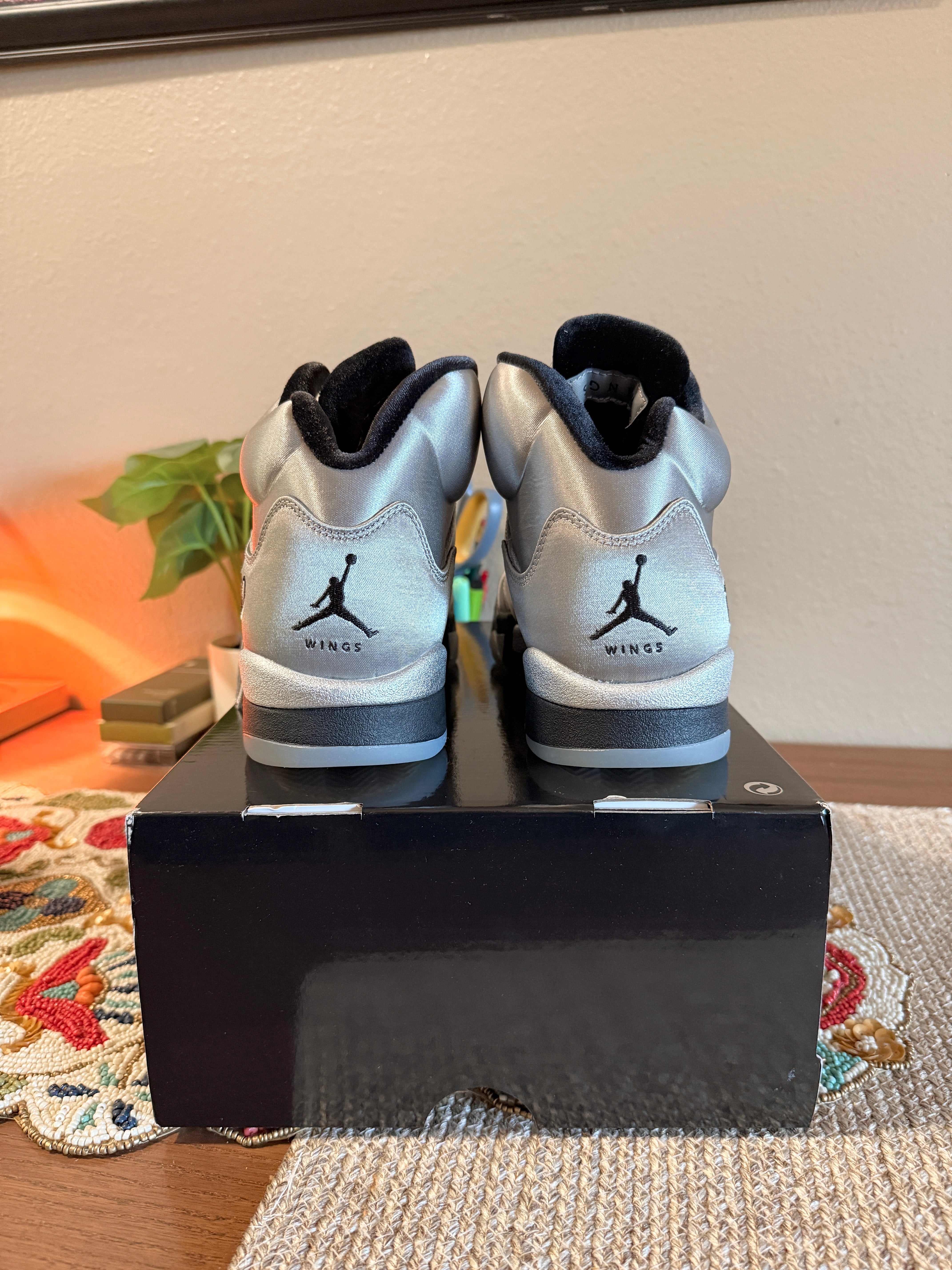 Jordan 5 Retro Wings (Women's) Size 9 MISSING LID