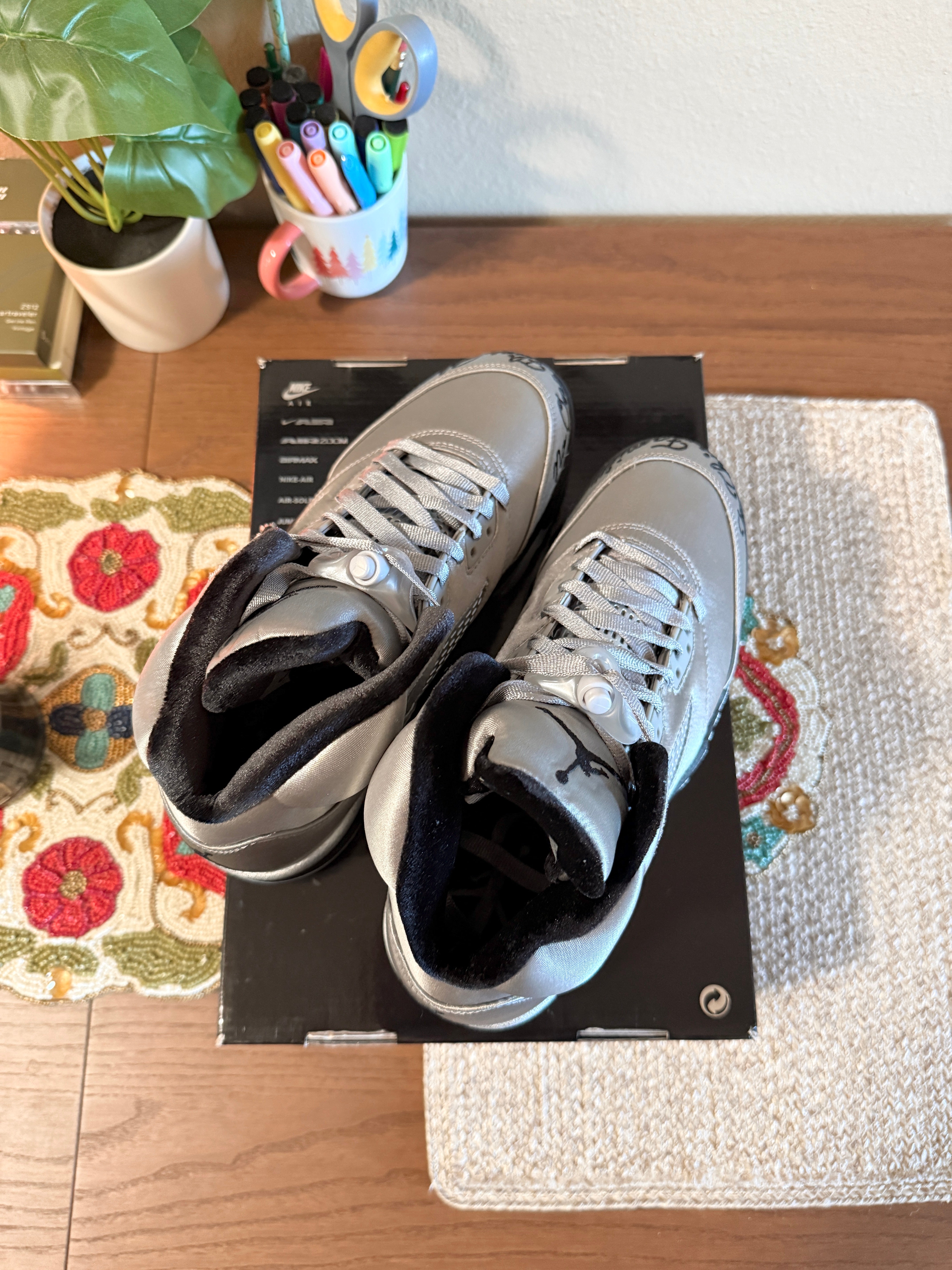 Jordan 5 Retro Wings (Women's) Size 9 MISSING LID