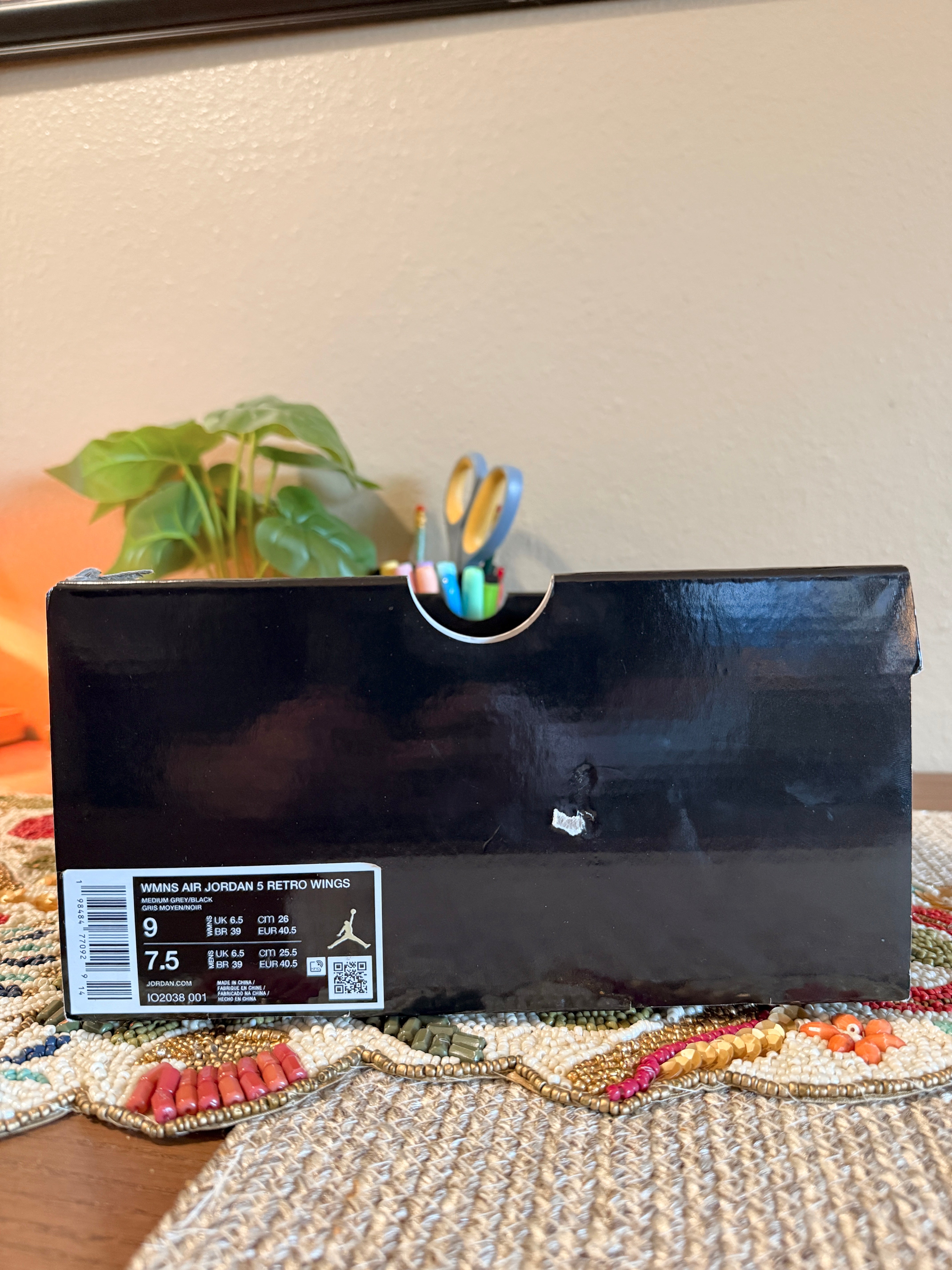 Jordan 5 Retro Wings (Women's) Size 9 MISSING LID