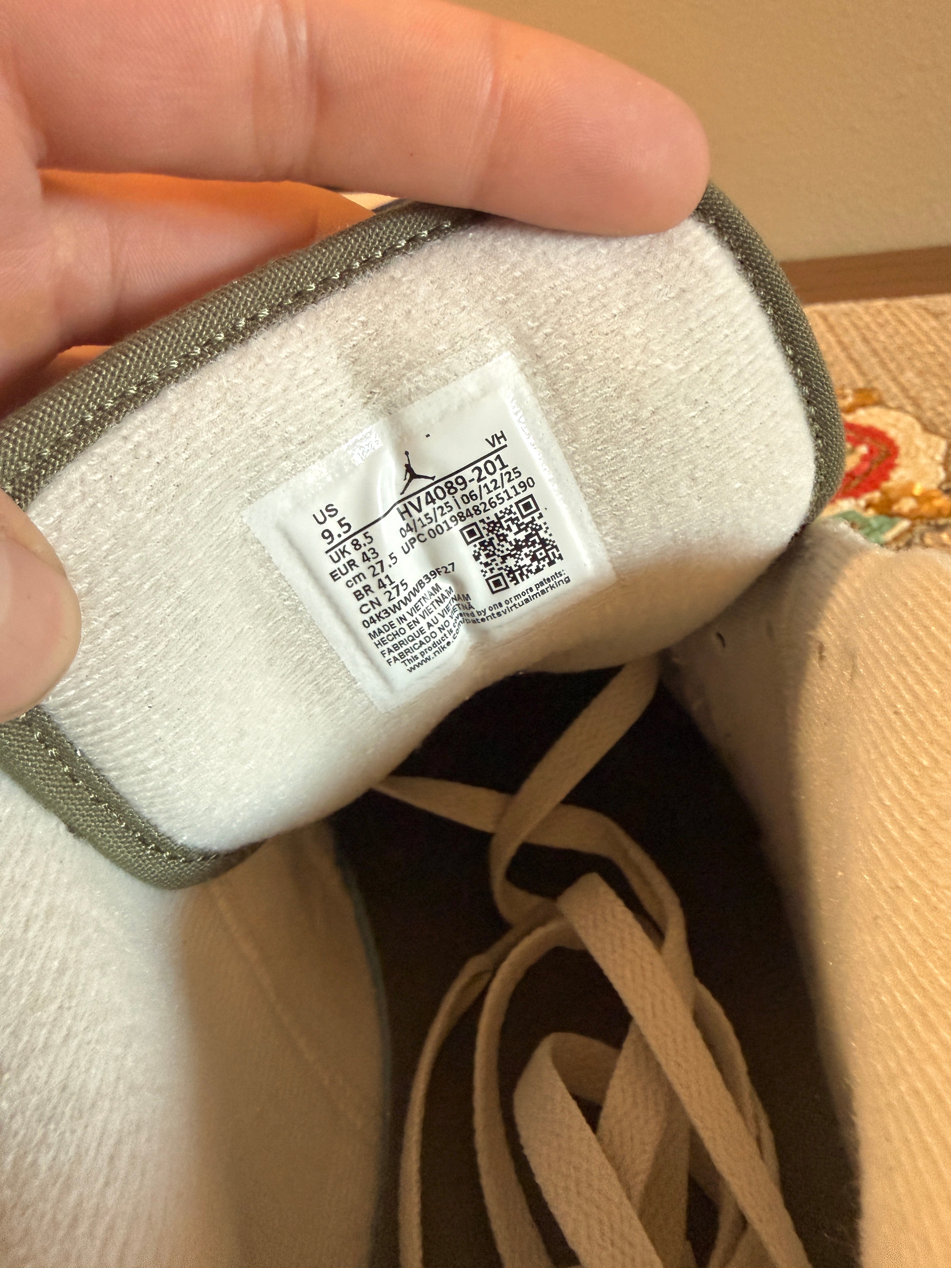 Jordan 1 Low SE Medium Olive Sail Size 9.5 MISSING LID