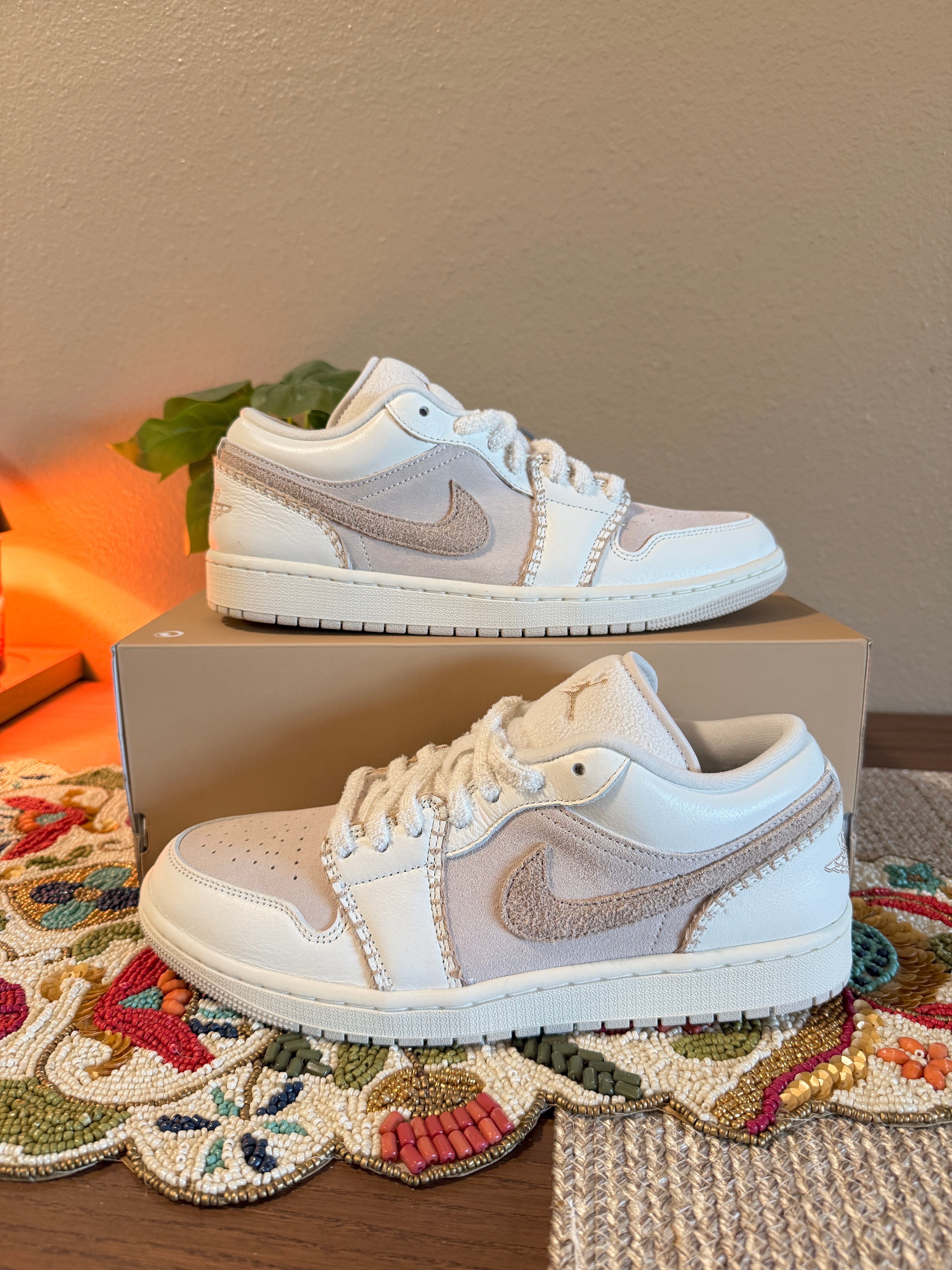 Jordan 1 Low SE Cozy Girl Size 9.5M / 11W MISSING LID