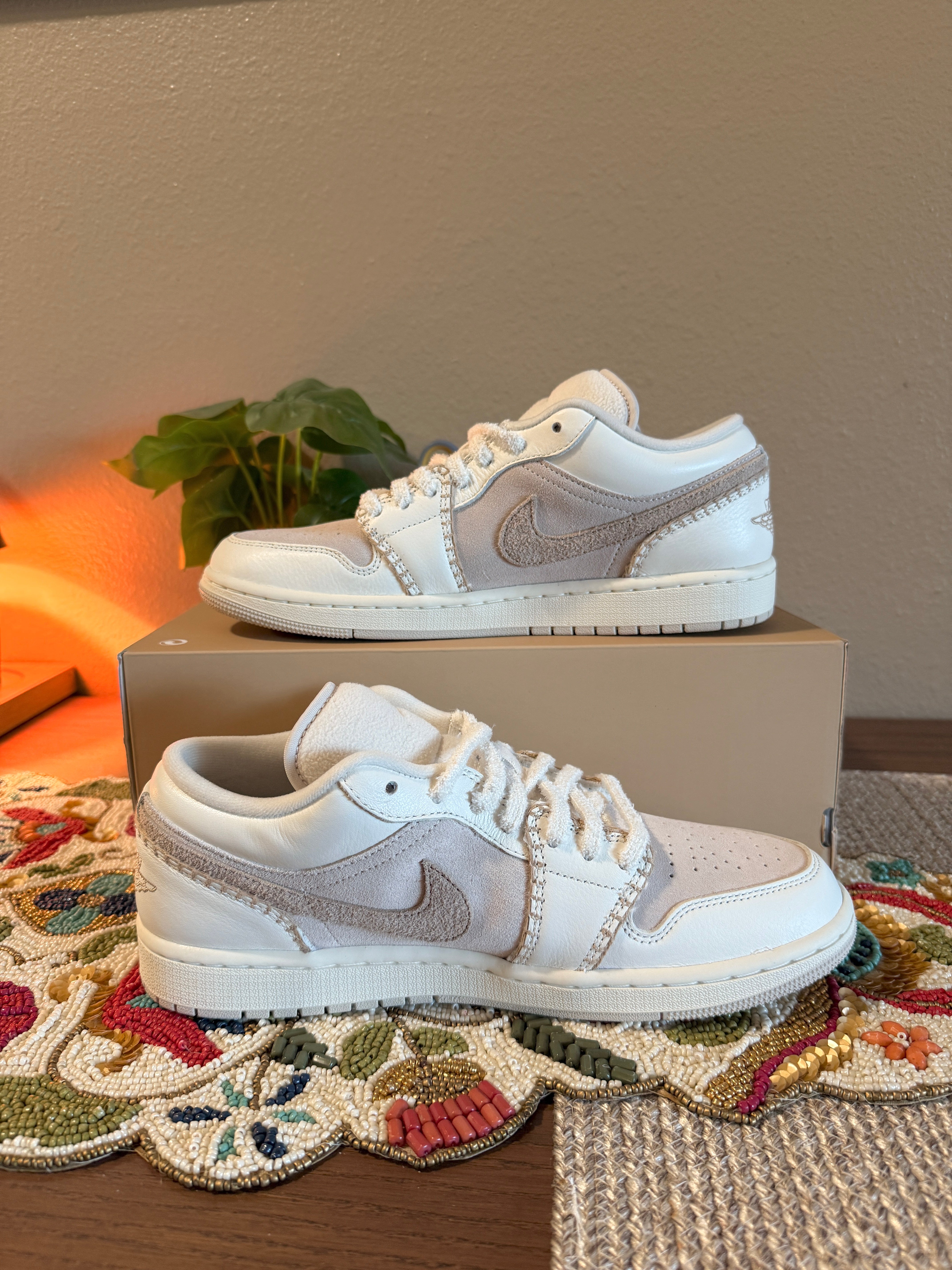 Jordan 1 Low SE Cozy Girl Size 9.5M / 11W MISSING LID